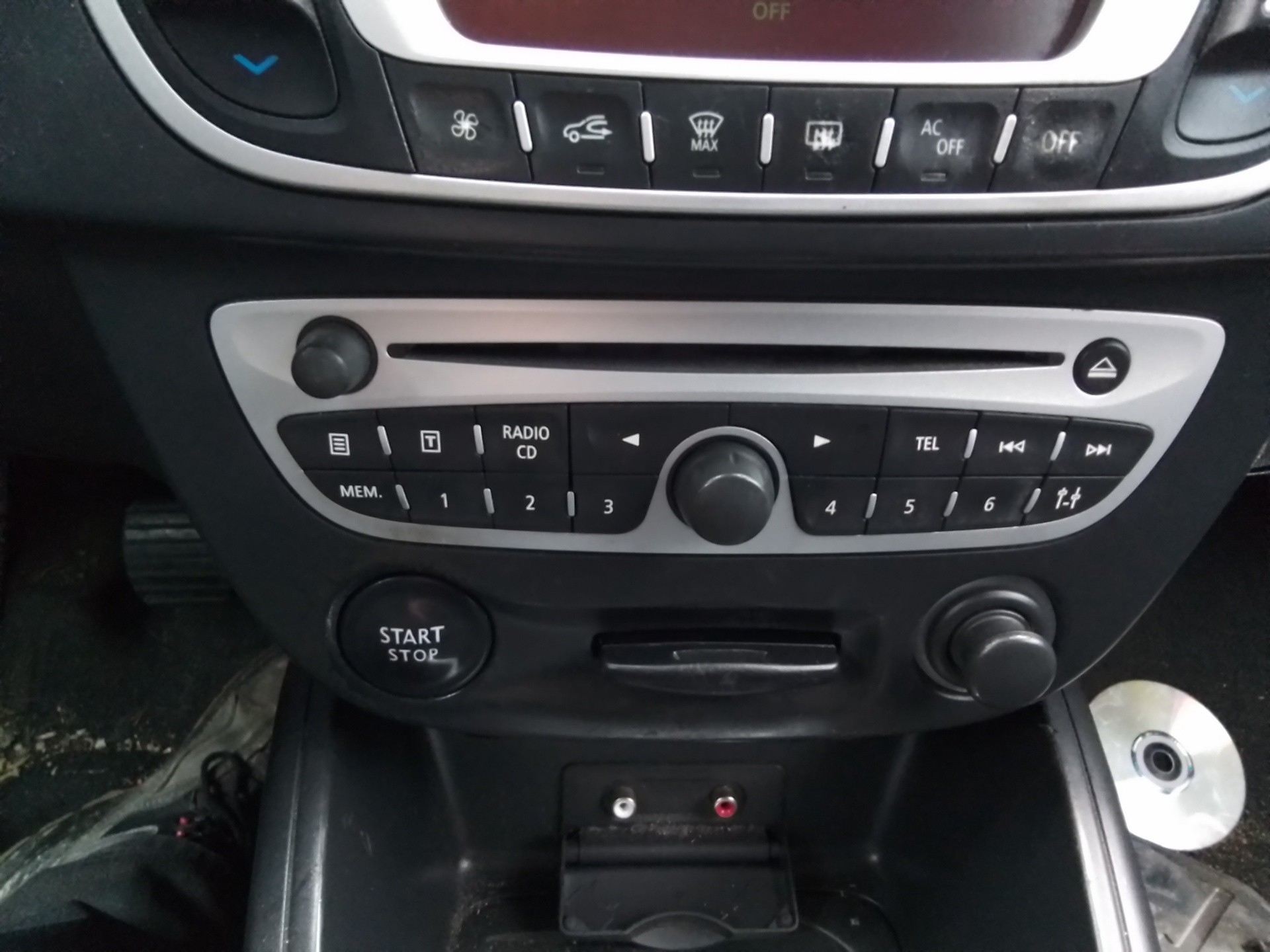 Recambio de sistema audio / radio cd para renault megane iii sport tourer business referencia OEM IAM   