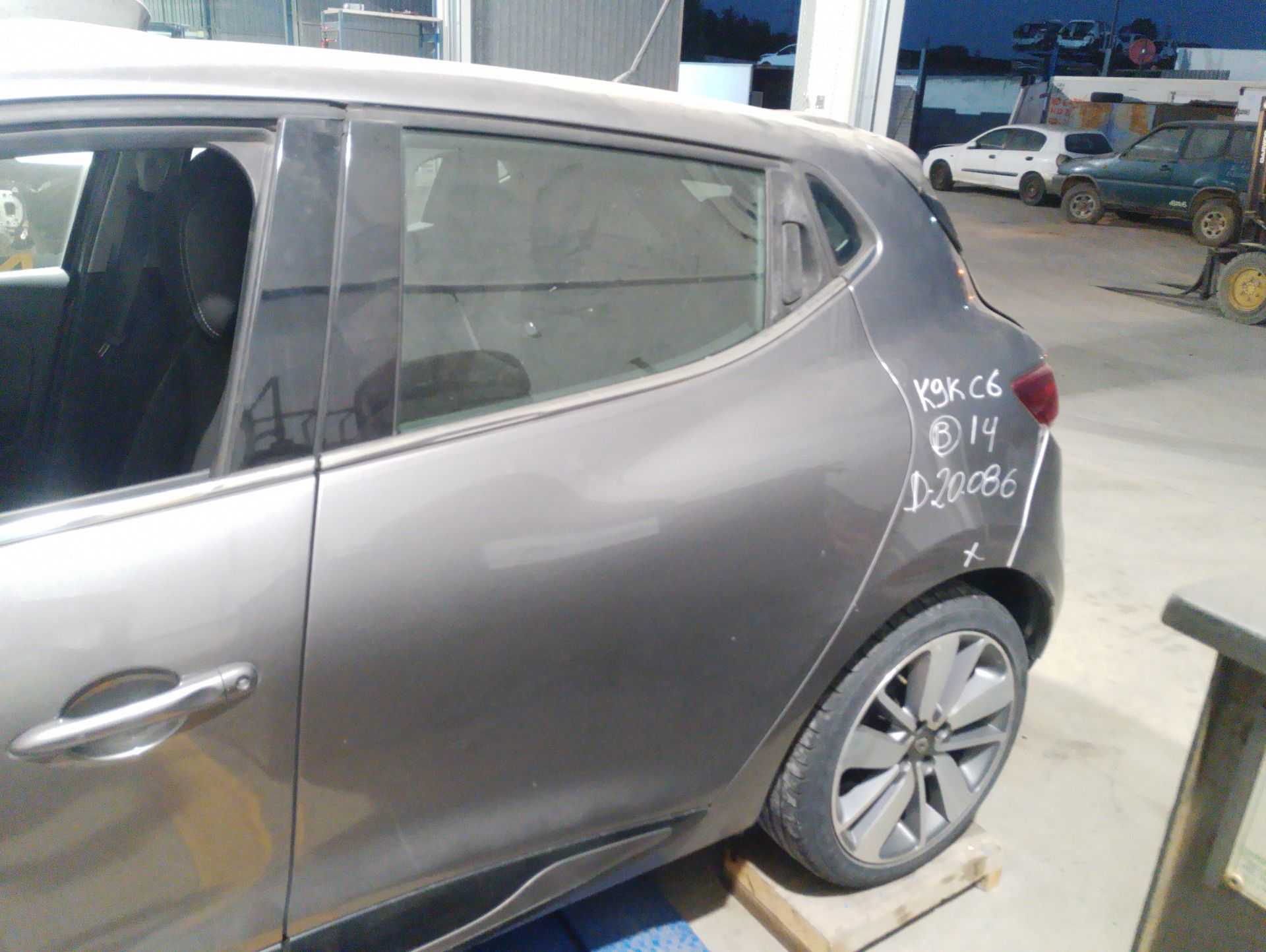Recambio de puerta trasera izquierda para renault clio iv (bh_) 1.5 dci 90 referencia OEM IAM 821016892R  