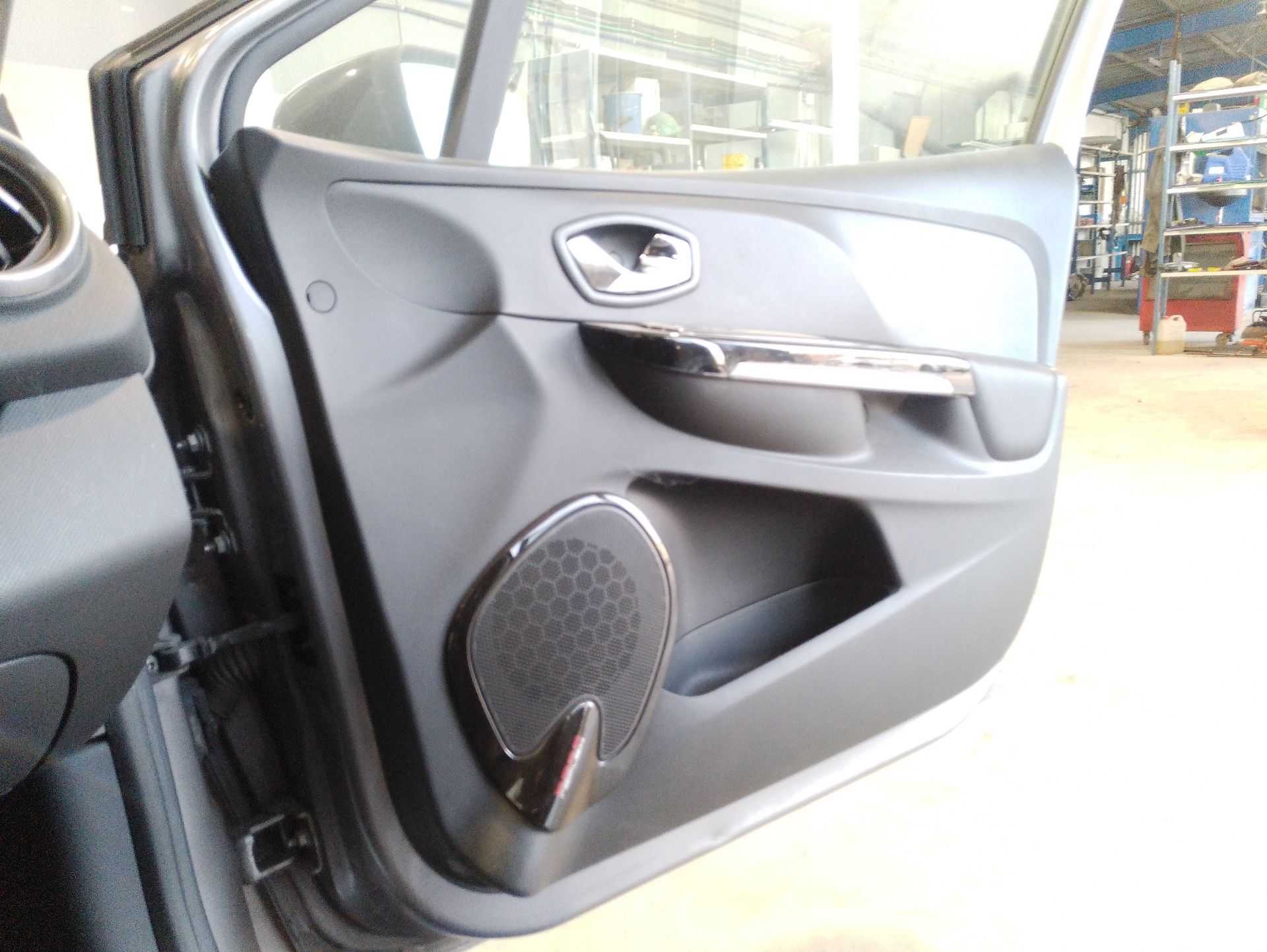 Recambio de guarnecido puerta delantera derecha para renault clio iv (bh_) 1.5 dci 90 referencia OEM IAM   