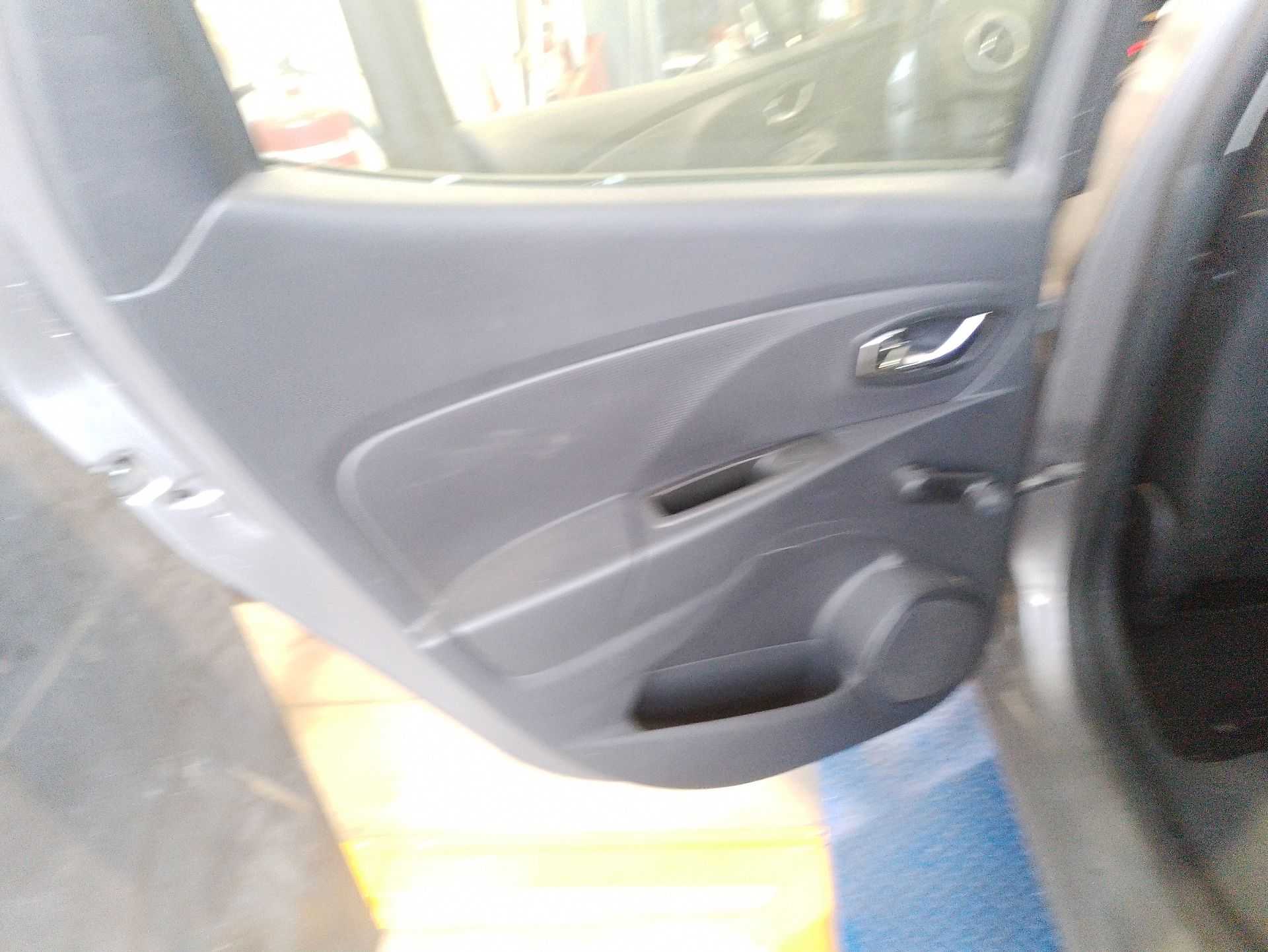 Recambio de guarnecido puerta trasera izquierda para renault clio iv (bh_) 1.5 dci 90 referencia OEM IAM   