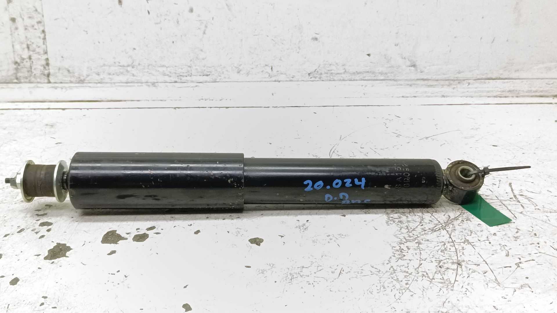 Recambio de amortiguador delantero derecho para nissan terrano ii (r20) 2.7 tdi 4wd referencia OEM IAM 561100F056  