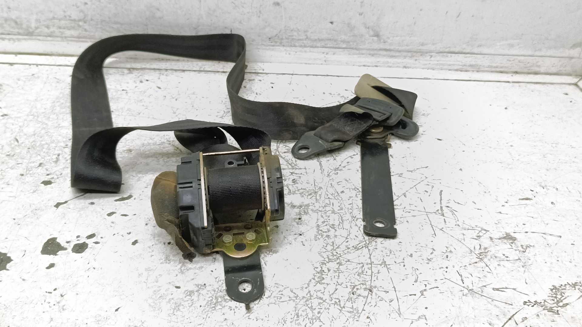 Recambio de cinturon seguridad trasero izquierdo para nissan terrano ii (r20) 2.7 tdi 4wd referencia OEM IAM 888450F000  