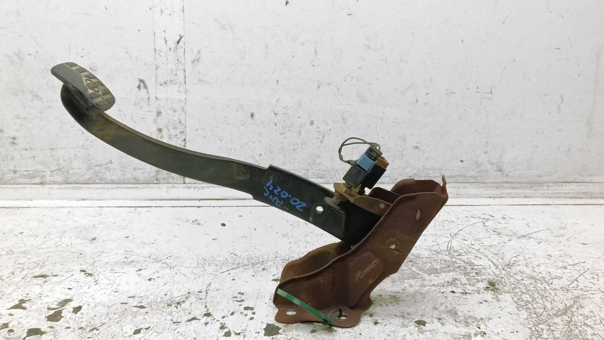 Recambio de pedal freno para nissan terrano ii (r20) 2.7 tdi 4wd referencia OEM IAM   