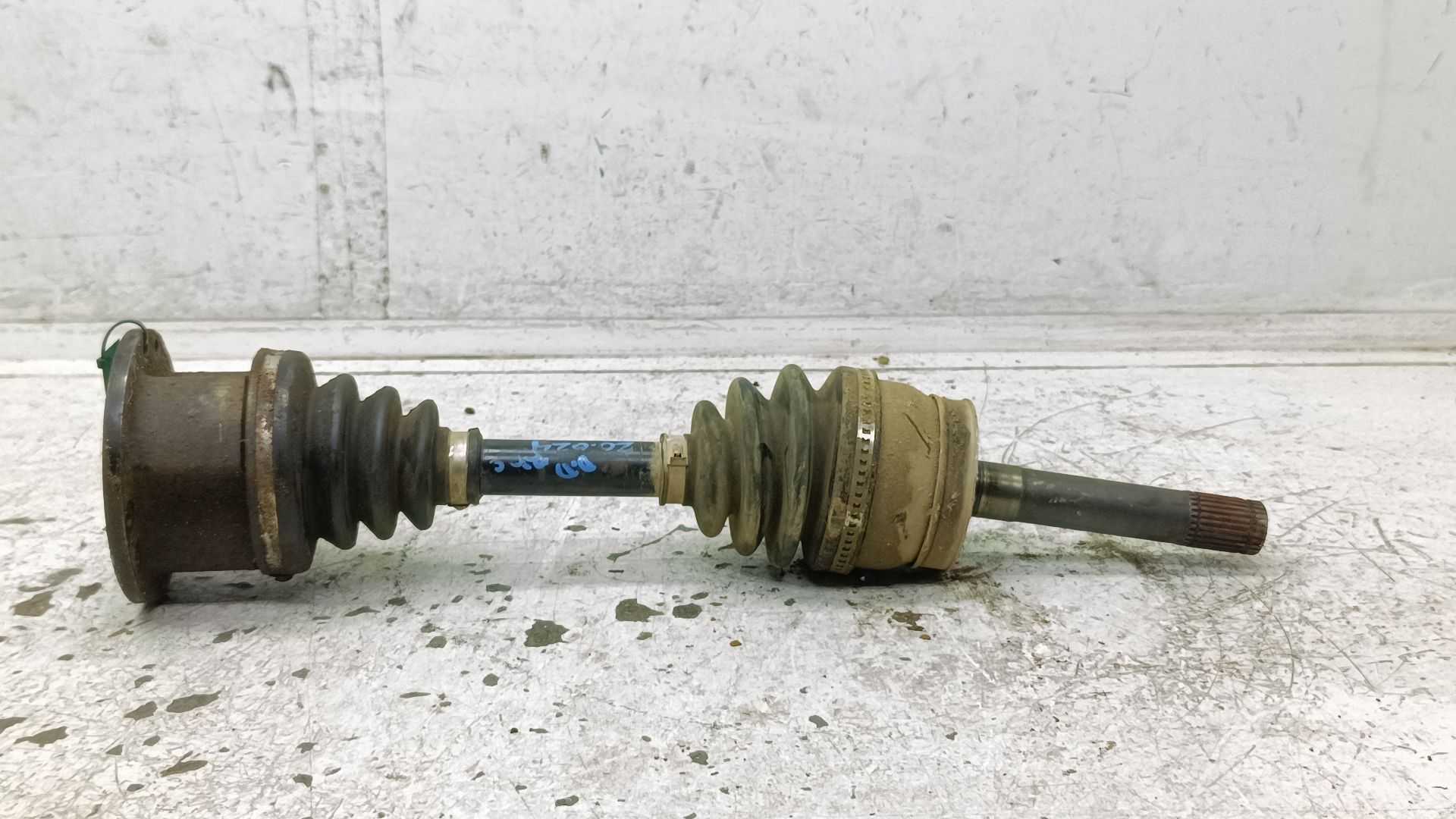 Recambio de transmision delantera derecha para nissan terrano ii (r20) 2.7 tdi 4wd referencia OEM IAM 391007F00A  