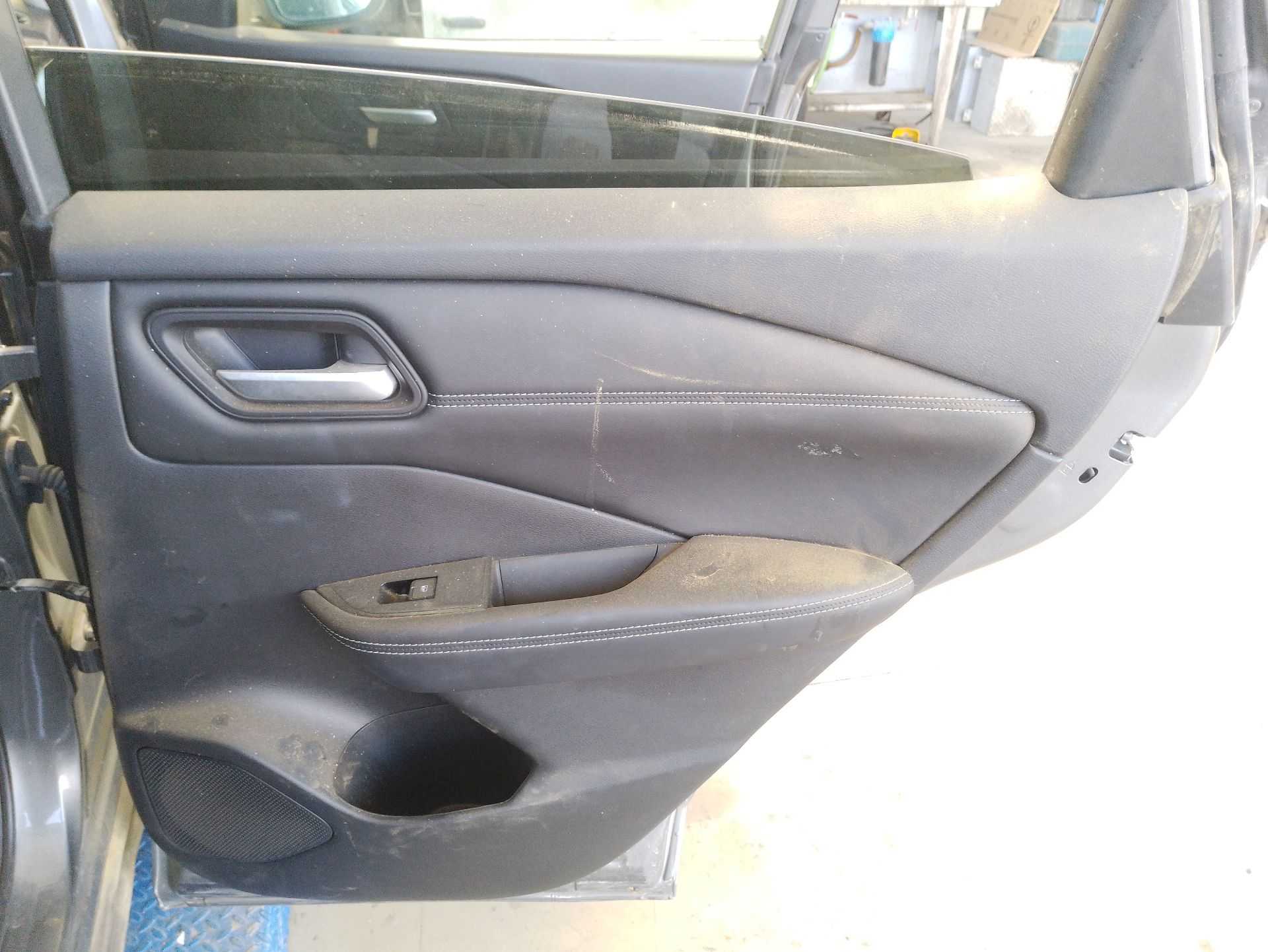 Recambio de guarnecido puerta trasera derecha para nissan qashqai iii (j12) 1.3 dig-t referencia OEM IAM   
