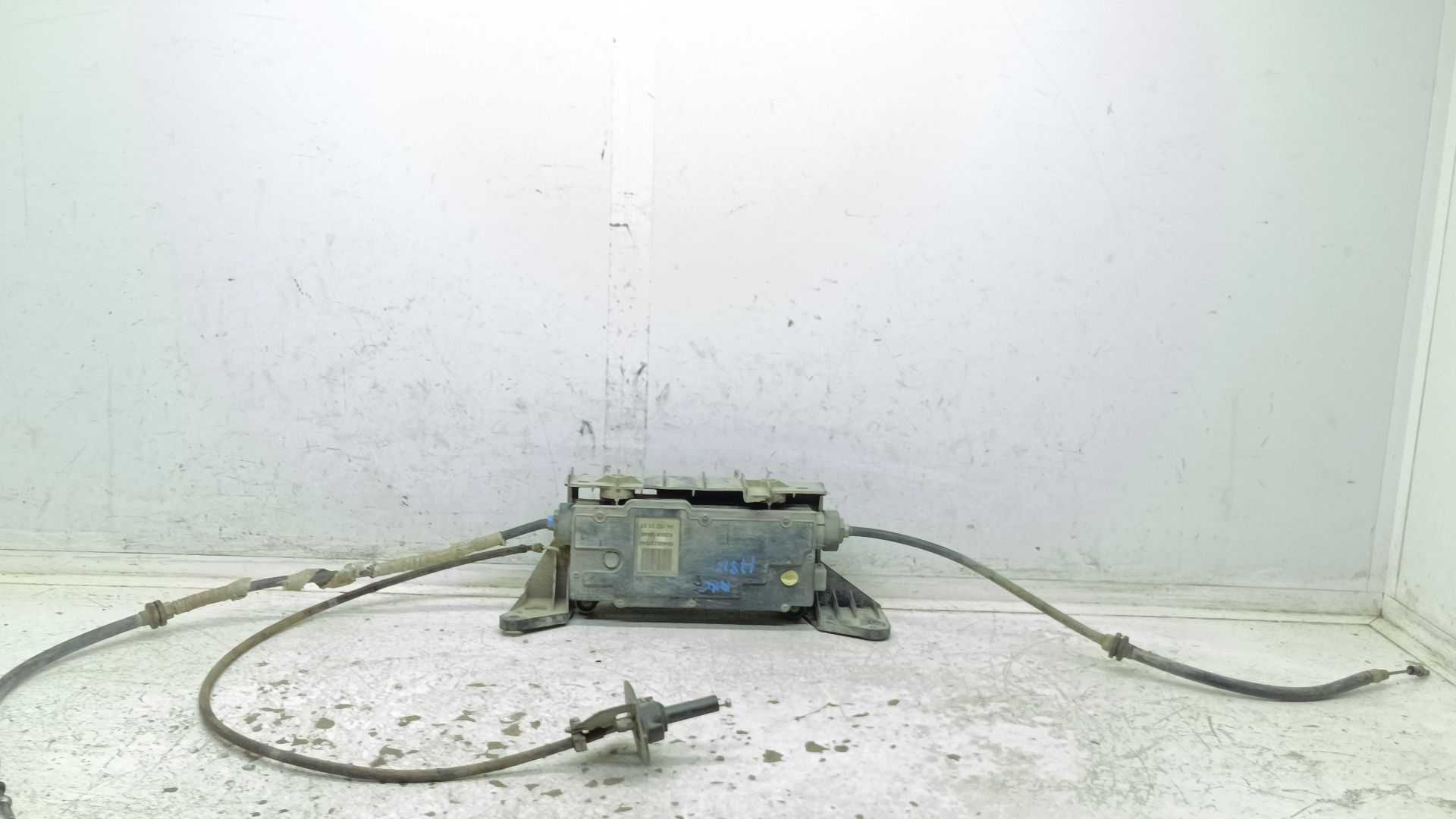 Recambio de freno de mano electrico para renault scenic ii authentique referencia OEM IAM 8200418648  
