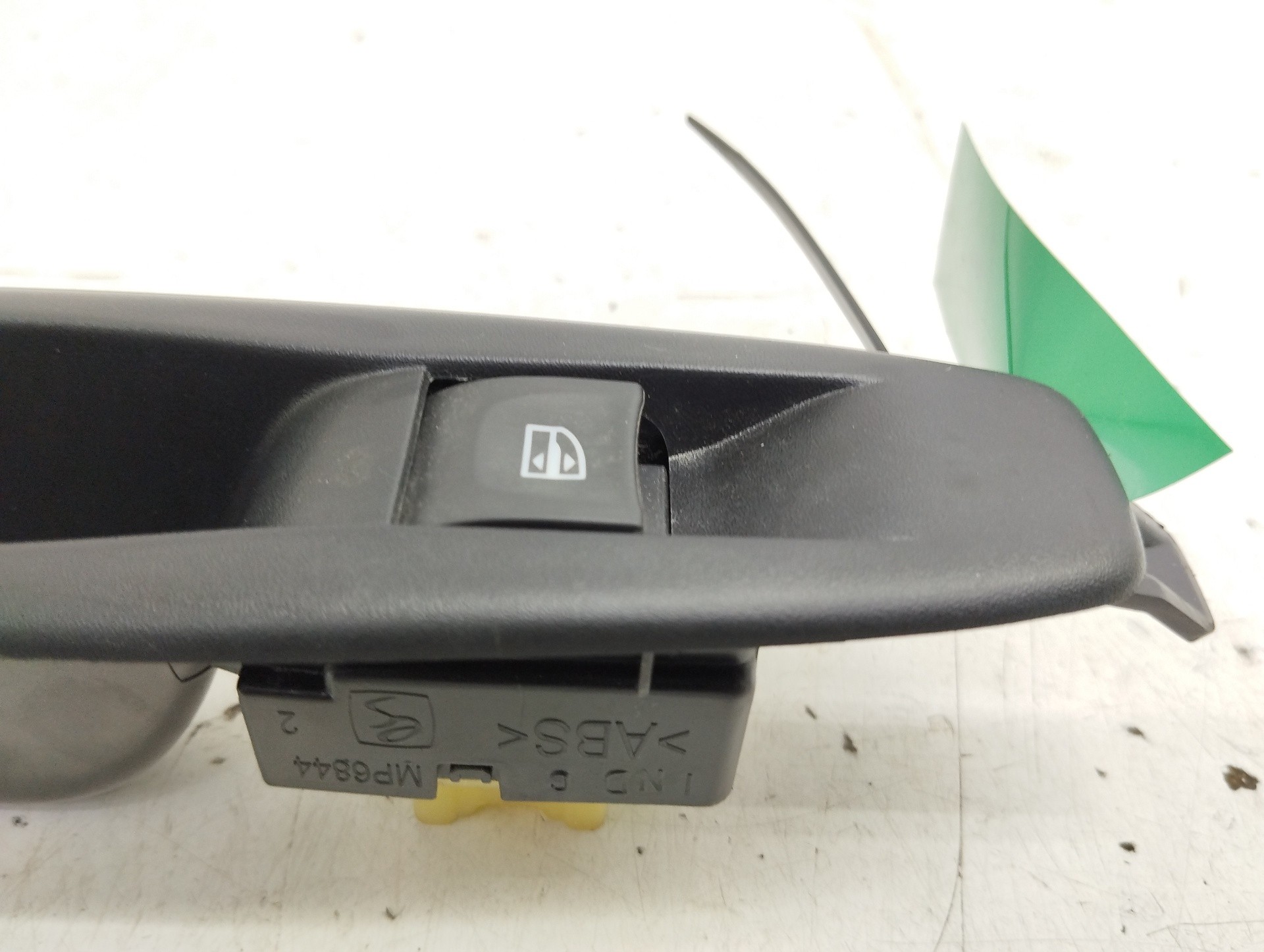 Recambio de mando elevalunas trasero izquierdo para renault clio iv zen referencia OEM IAM 829614619R  