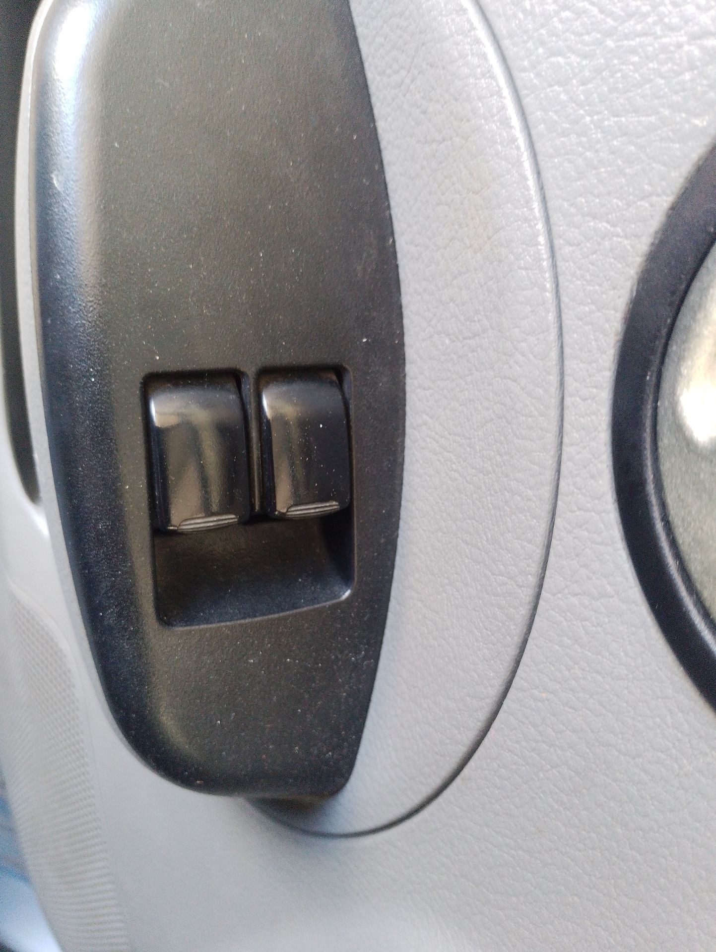 Recambio de mando elevalunas delantero izquierdo para chevrolet aveo / kalos hatchback (t200) 1.2 referencia OEM IAM   