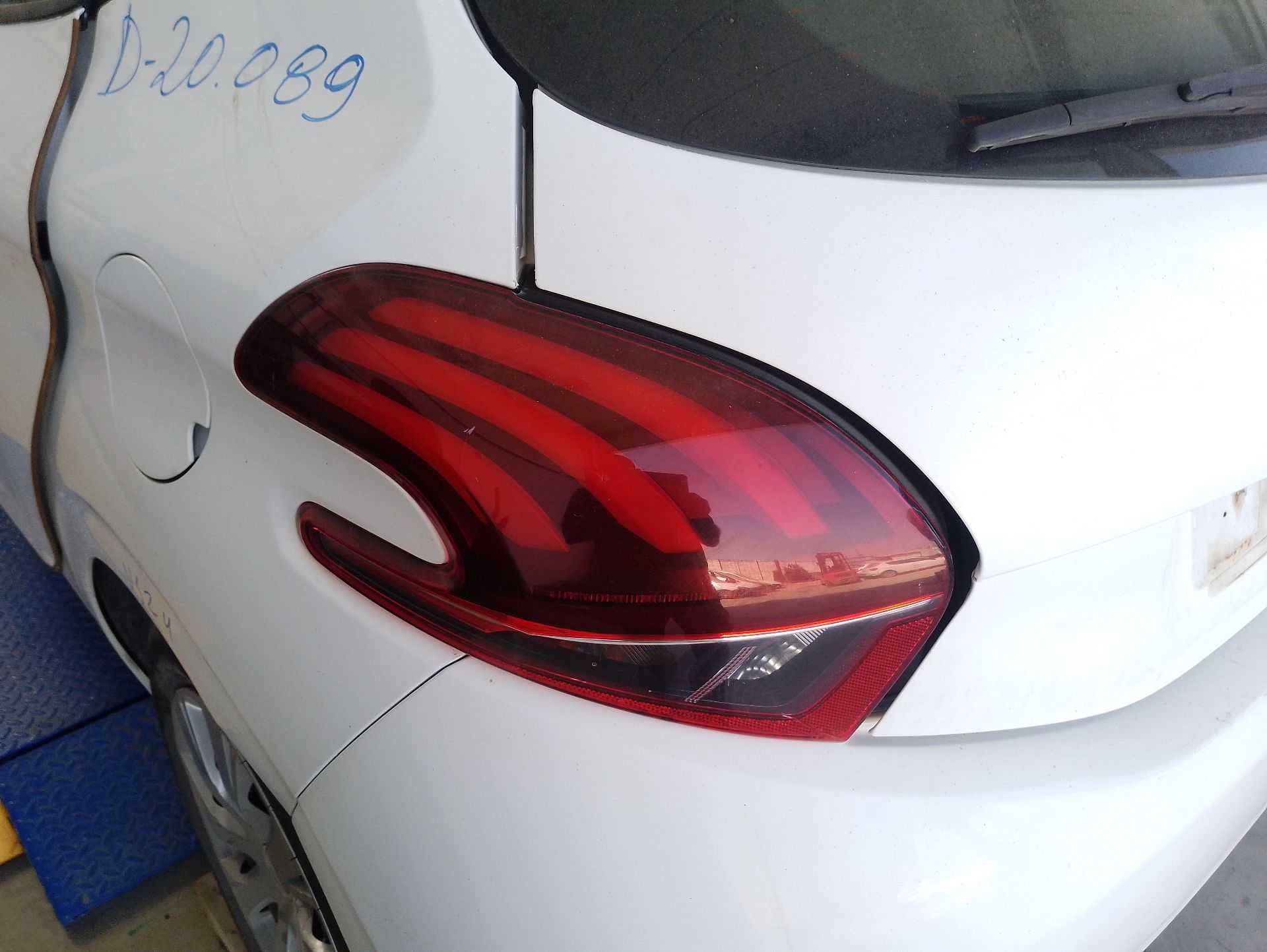 Recambio de piloto trasero izquierdo para peugeot 208 i (ca_, cc_) 1.6 hdi / bluehdi 75 referencia OEM IAM 9825601280  