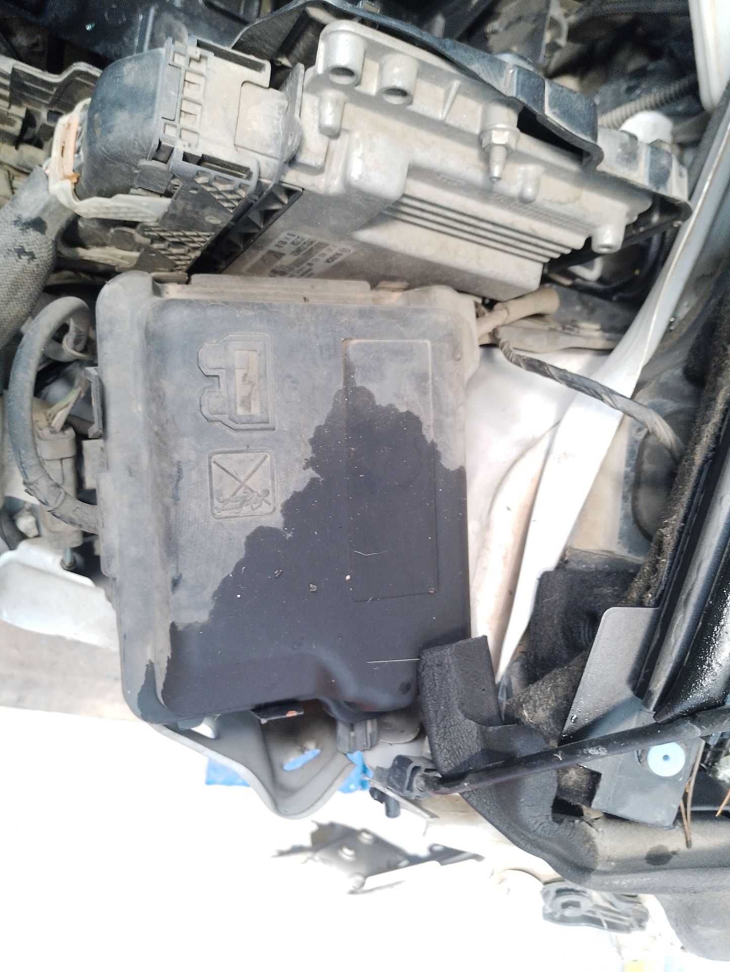 Recambio de caja reles / fusibles para peugeot 208 i (ca_, cc_) 1.6 hdi / bluehdi 75 referencia OEM IAM SN  