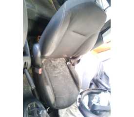 ASIENTO DELANTERO IZQUIERDO 