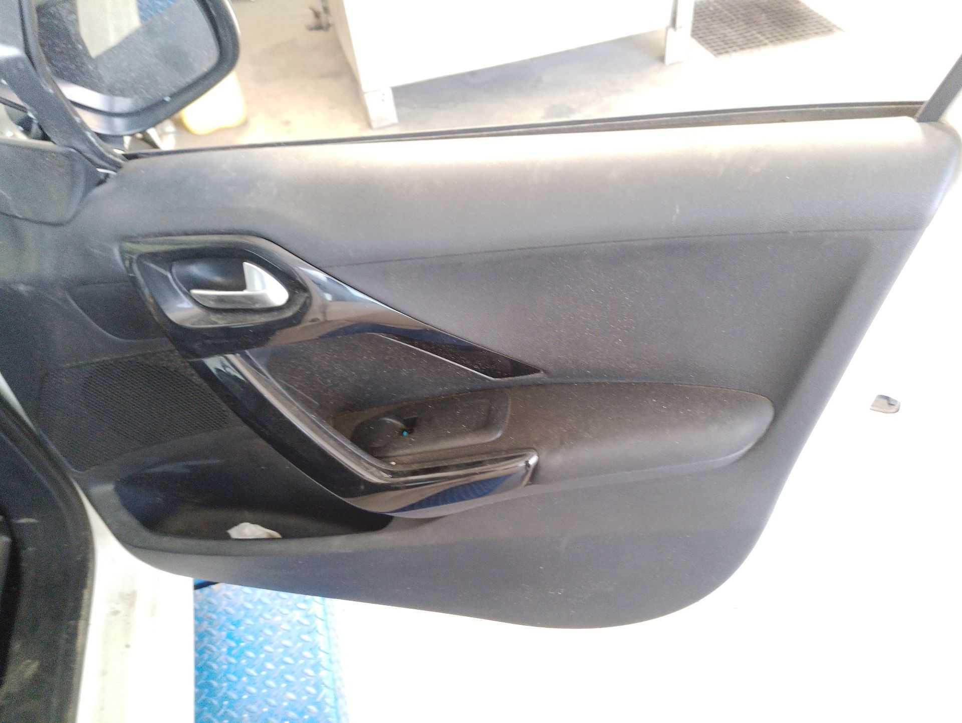 Recambio de guarnecido puerta delantera derecha para peugeot 208 i (ca_, cc_) 1.6 hdi / bluehdi 75 referencia OEM IAM   