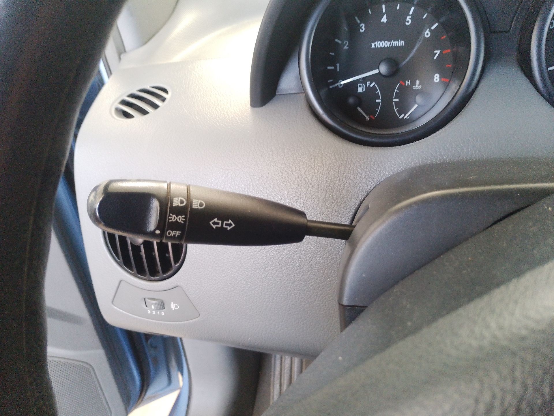 Recambio de mando intermitentes para chevrolet aveo / kalos hatchback (t200) 1.2 referencia OEM IAM   