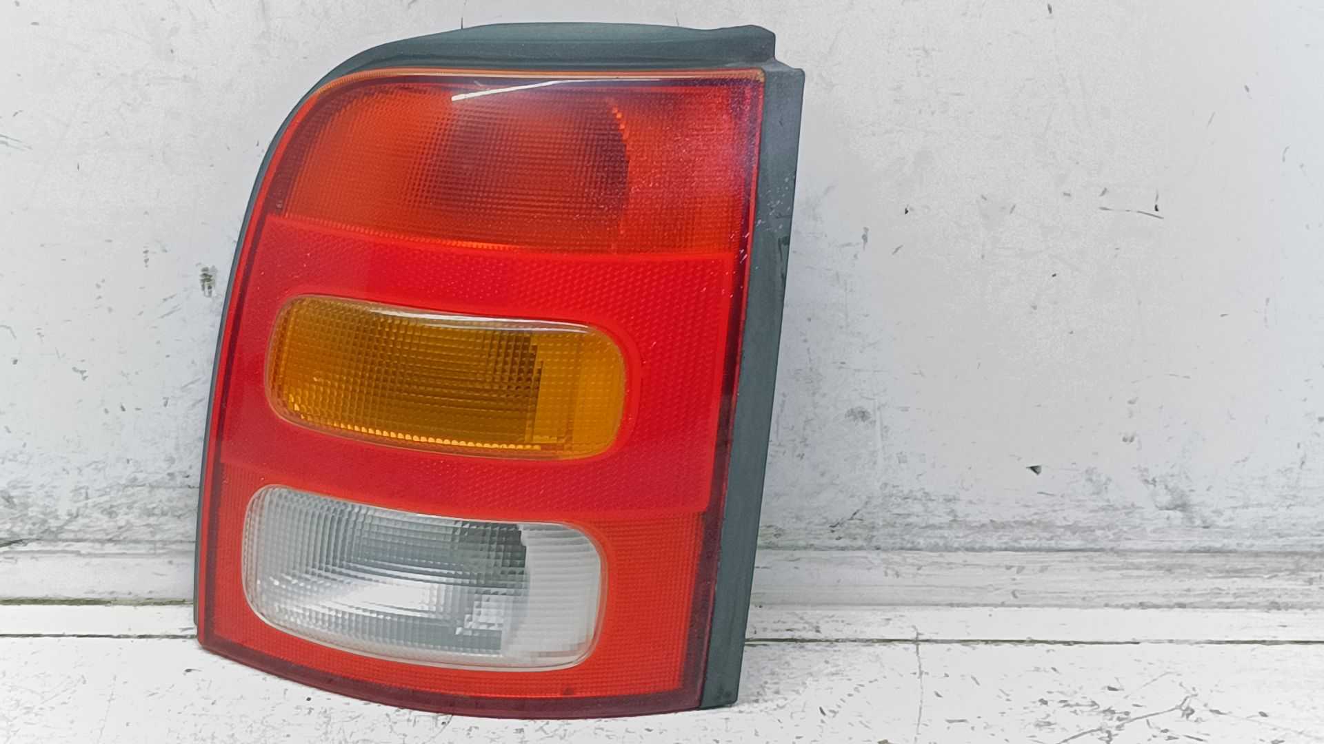 Recambio de piloto trasero derecho para nissan micra (k11) 1.0 16v cat referencia OEM IAM 265506F600  