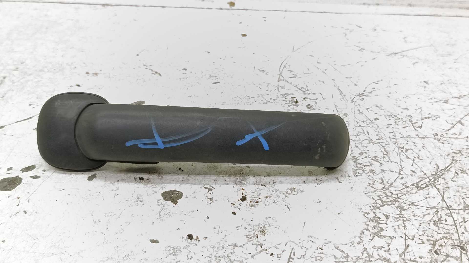 Recambio de maneta exterior delantera izquierda para nissan terrano ii (r20) 2.7 tdi 4wd referencia OEM IAM 806070F000  