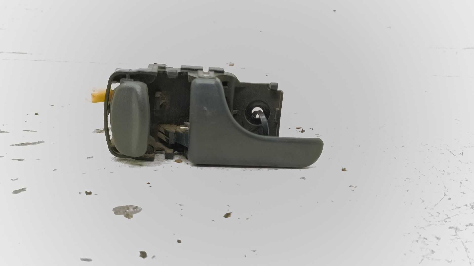Recambio de maneta interior delantera izquierda para nissan terrano ii (r20) 2.7 tdi 4wd referencia OEM IAM 806710F000  