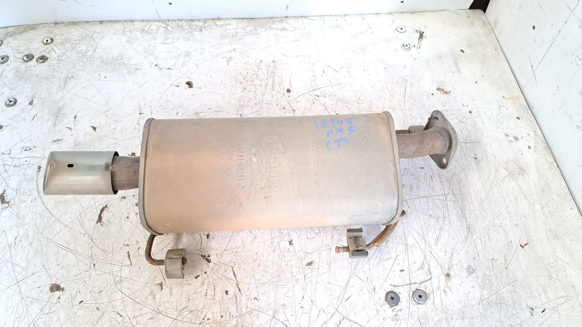 Recambio de tubo escape trasero para nissan juke (f15) acenta referencia OEM IAM 201001kk0a  