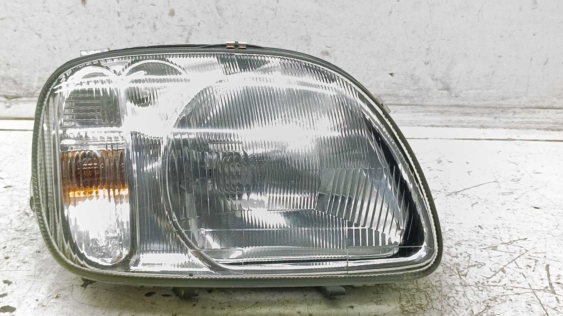 Recambio de faro derecho para nissan micra (k11) 1.0 16v cat referencia OEM IAM E131239918  