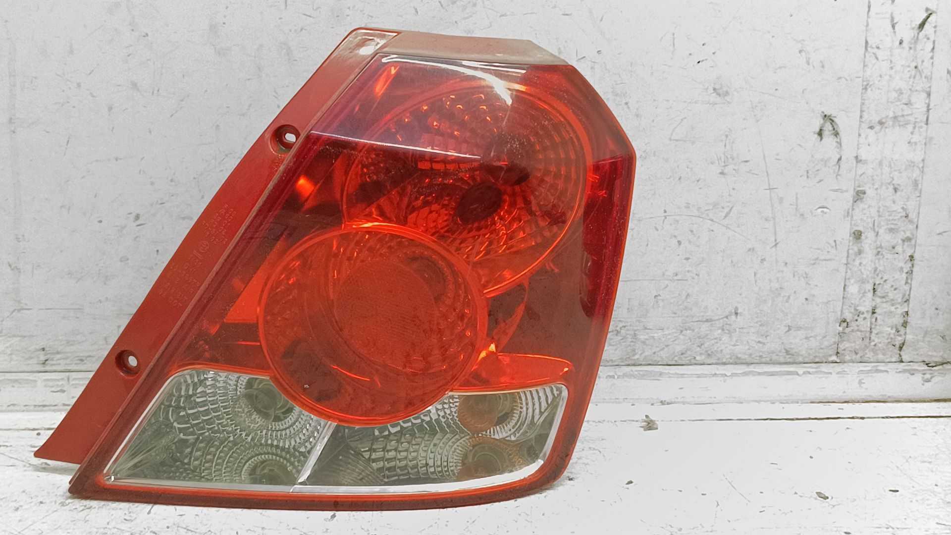 Recambio de piloto trasero derecho para chevrolet kalos 1.2 s (d/a) referencia OEM IAM 300267R  