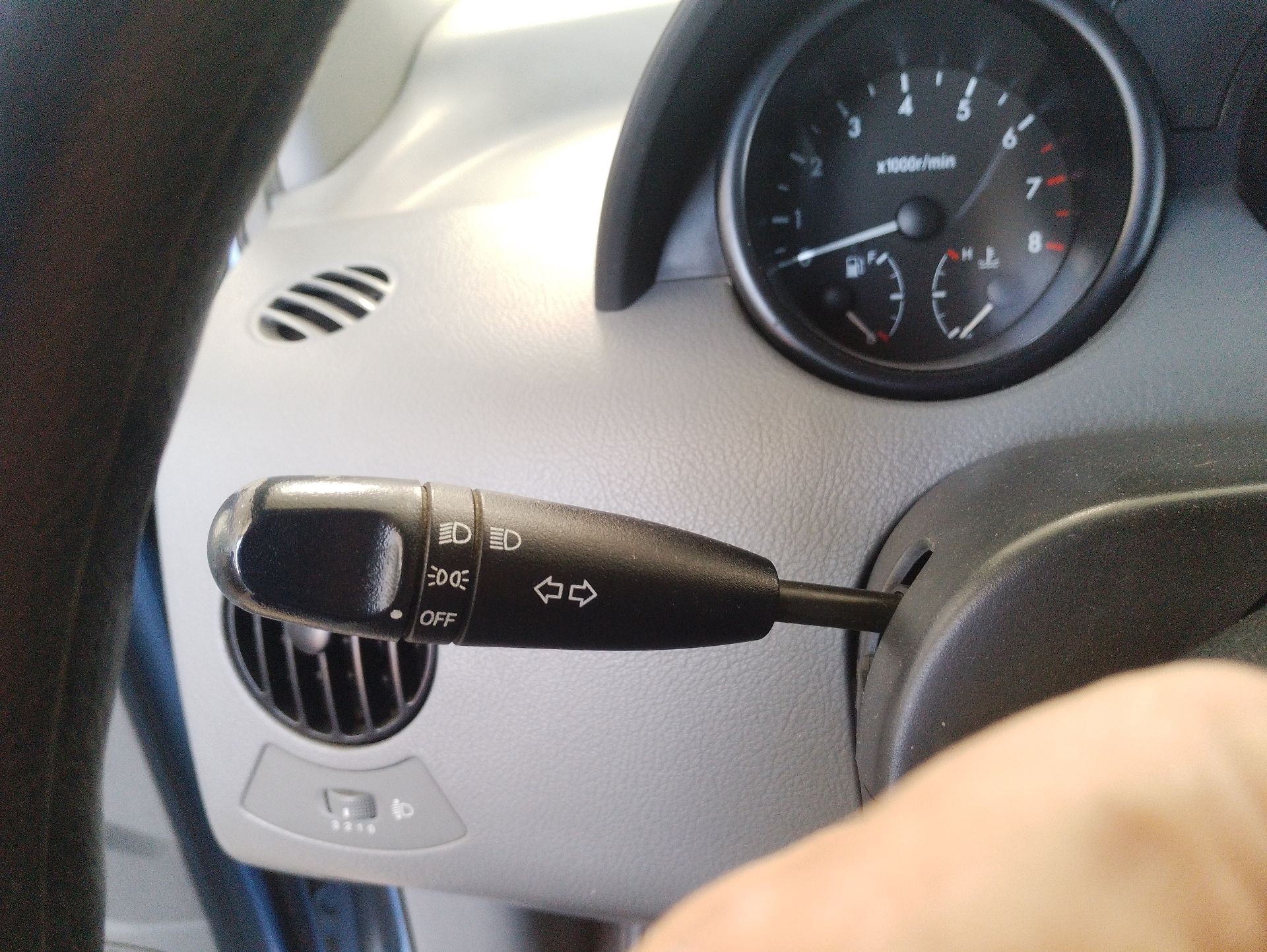 Recambio de mando luces para chevrolet aveo / kalos hatchback (t200) 1.2 referencia OEM IAM   