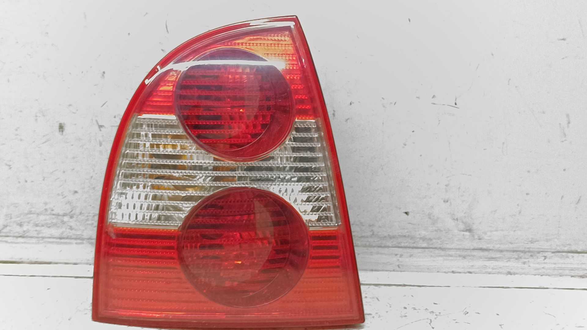 Recambio de piloto trasero izquierdo para volkswagen passat berlina (3b3) comfortline referencia OEM IAM   