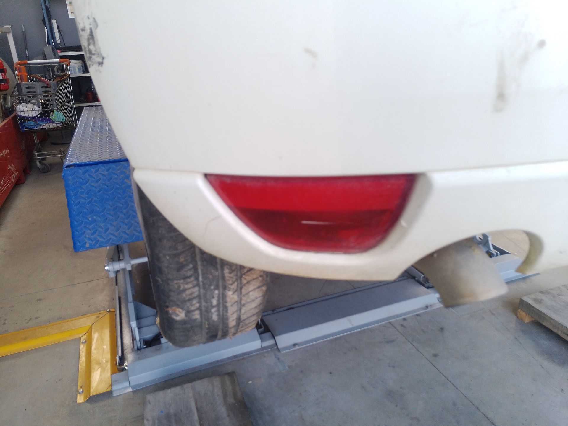 Recambio de faro antiniebla trasero izquierdo para ford focus ii (da_, hcp, dp) 1.8 tdci referencia OEM IAM   