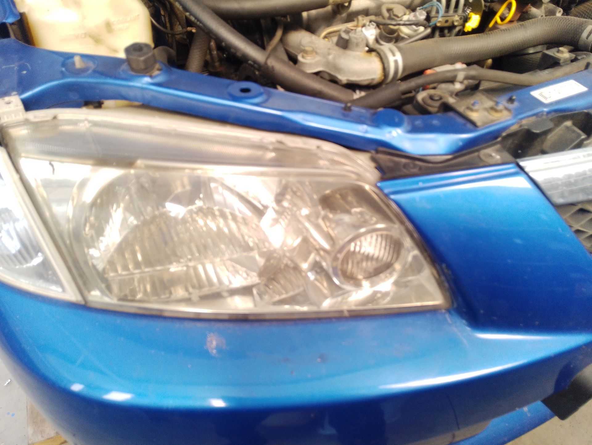 Recambio de faro derecho para mazda premacy (cp) 2.0 td referencia OEM IAM CB07510K0C  