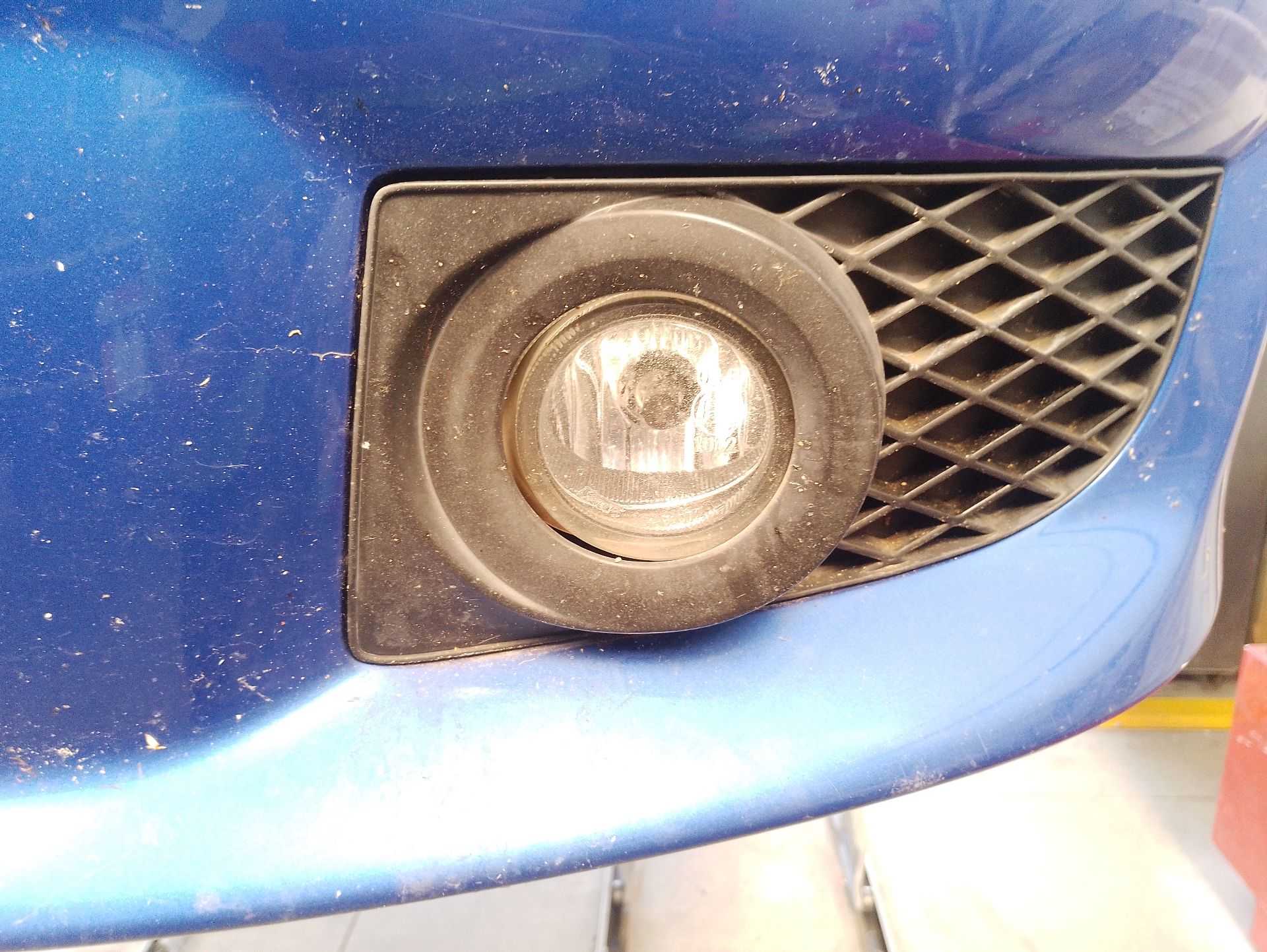 Recambio de faro antiniebla izquierdo para mazda premacy (cp) 2.0 td referencia OEM IAM   