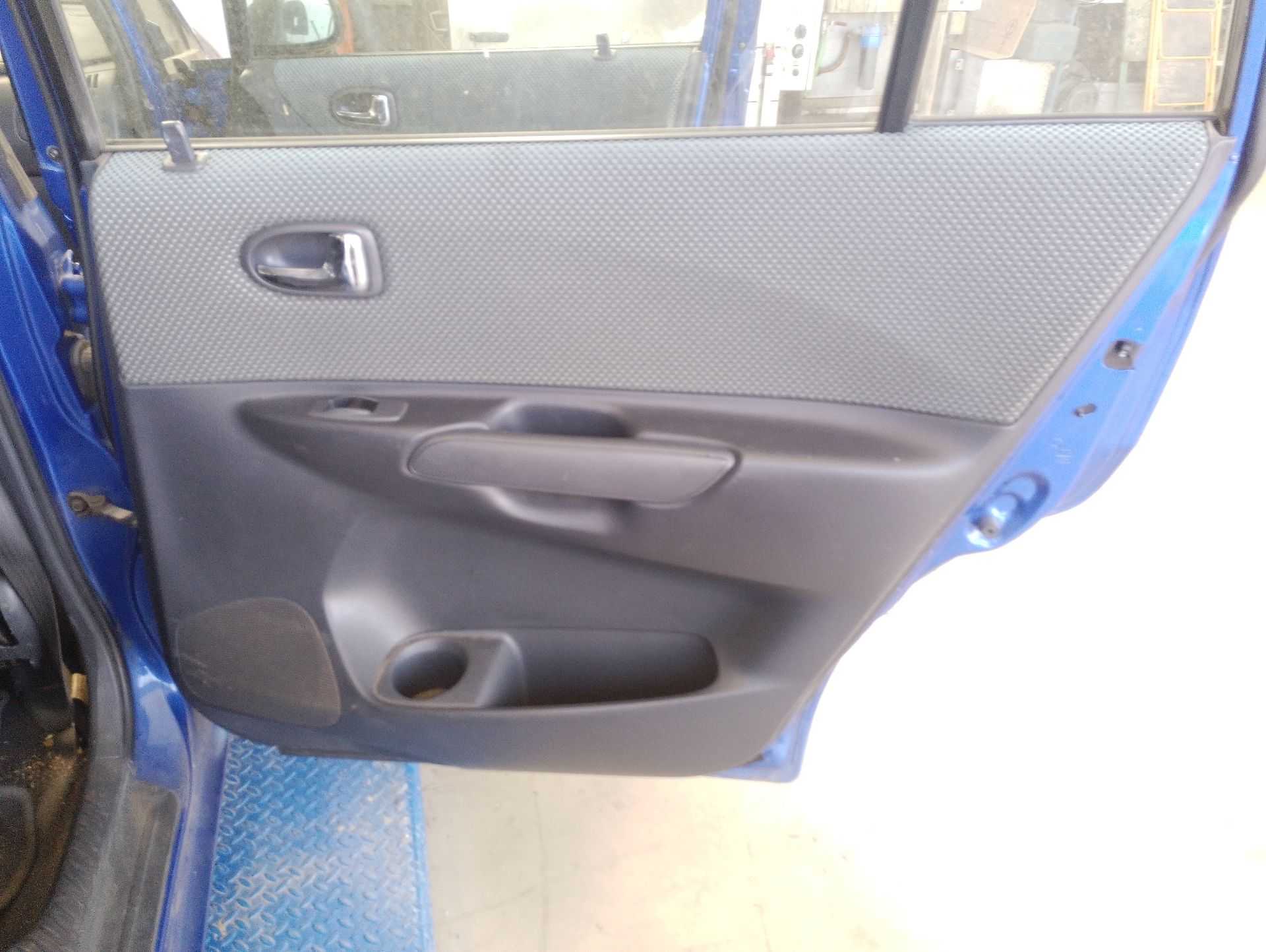 Recambio de guarnecido puerta trasera derecha para mazda premacy (cp) 2.0 td referencia OEM IAM   