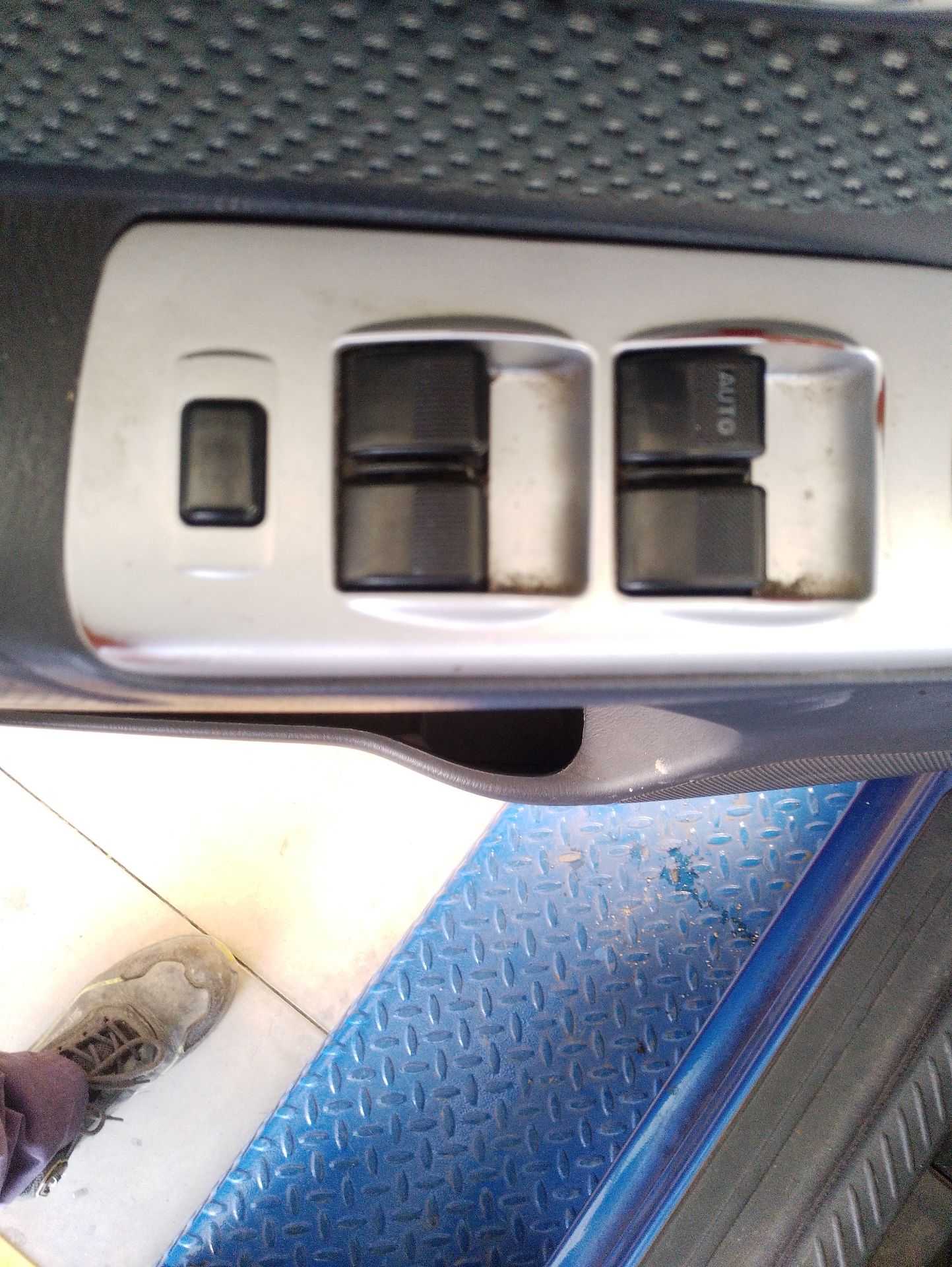Recambio de mando elevalunas delantero izquierdo para mazda premacy (cp) 2.0 td referencia OEM IAM   