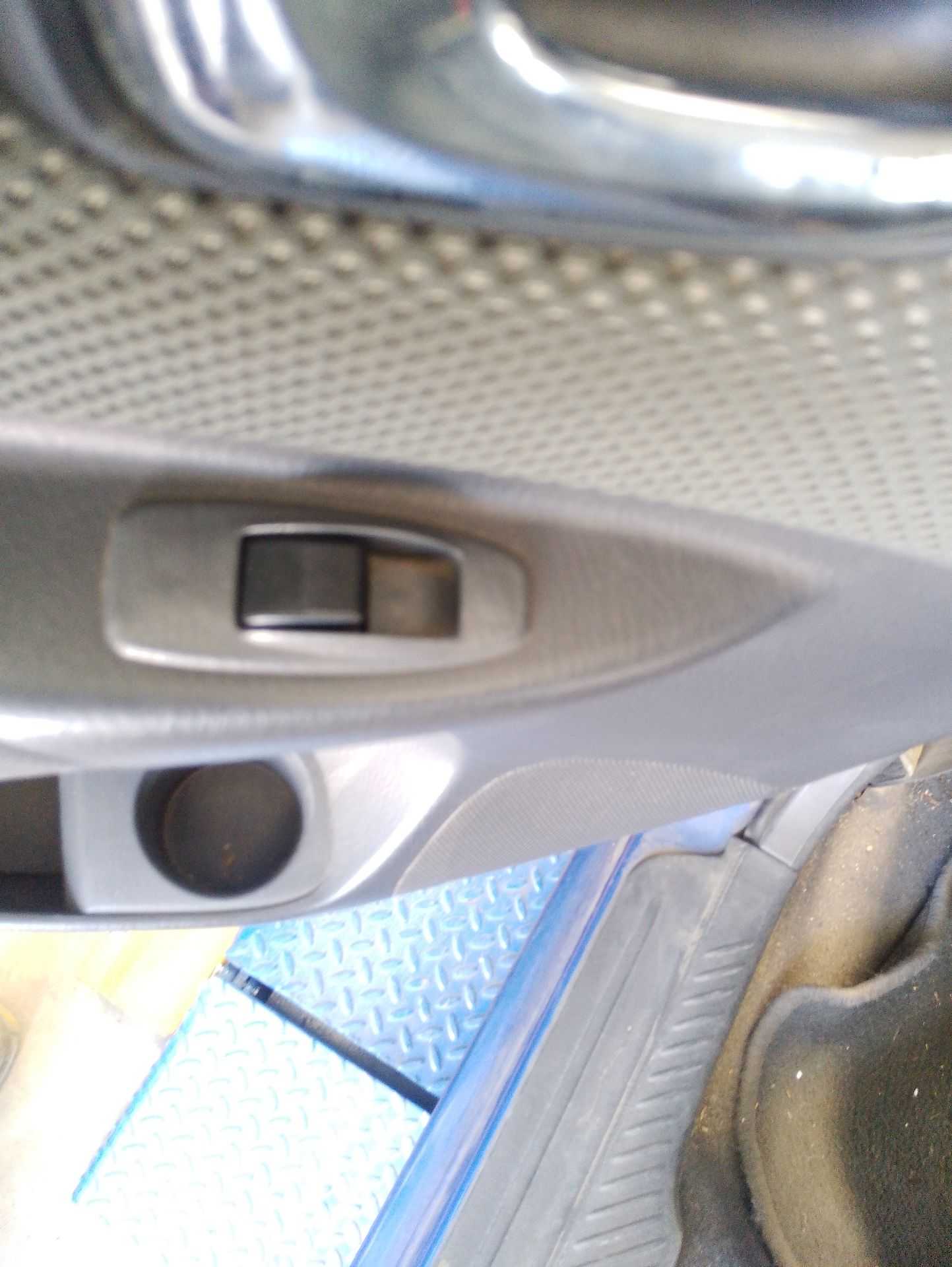 Recambio de mando elevalunas trasero izquierdo para mazda premacy (cp) 2.0 td referencia OEM IAM   