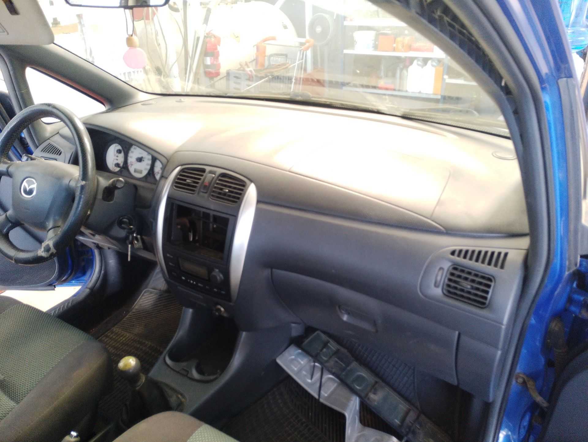 Recambio de salpicadero para mazda premacy (cp) 2.0 td referencia OEM IAM CB0760401B07  