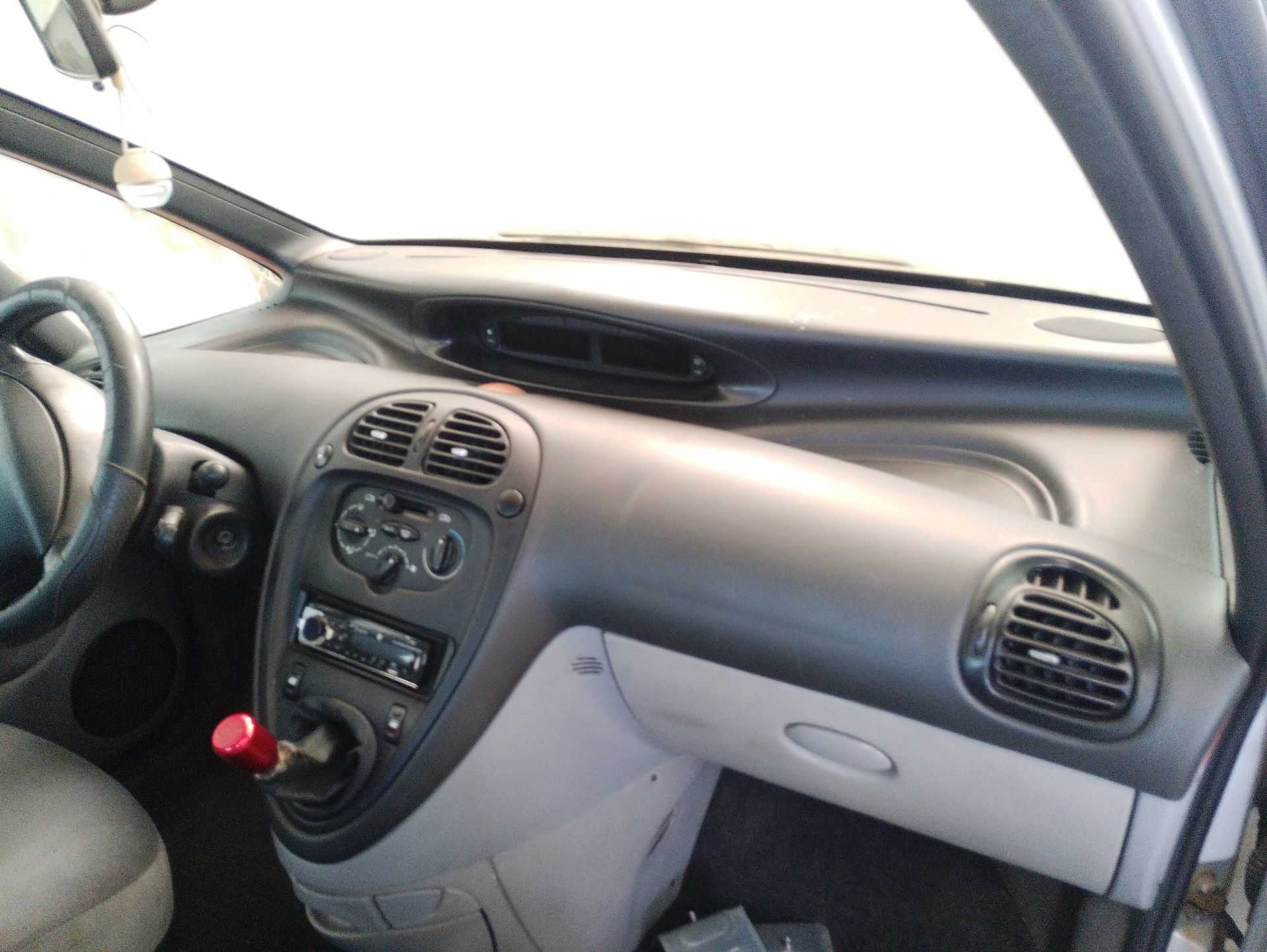Recambio de salpicadero para citroën xsara picasso (n68) 1.6 hdi referencia OEM IAM 8203VK  