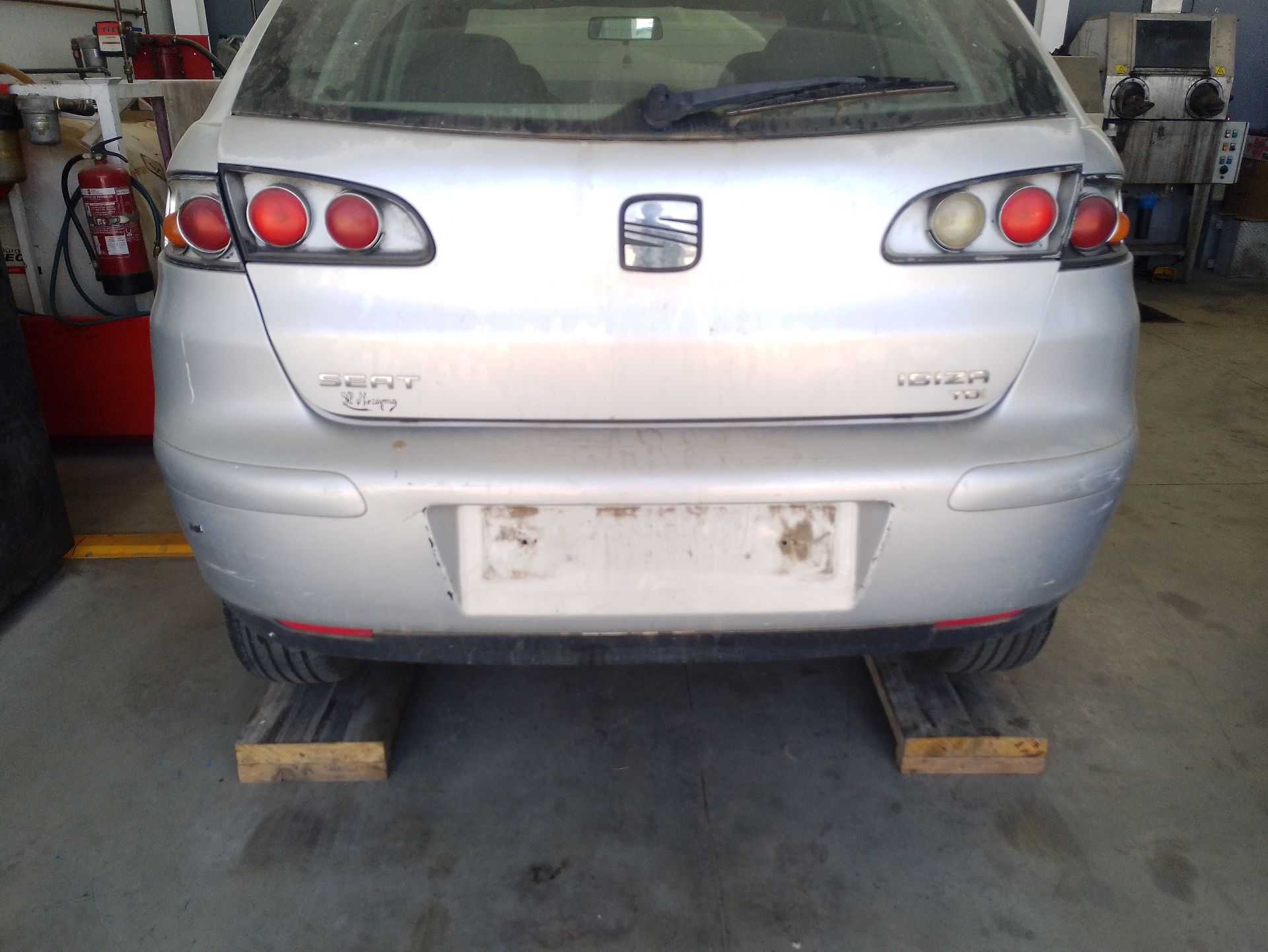 Recambio de paragolpes trasero para seat ibiza iii (6l1) 1.9 tdi referencia OEM IAM 6L6807417PGRU  