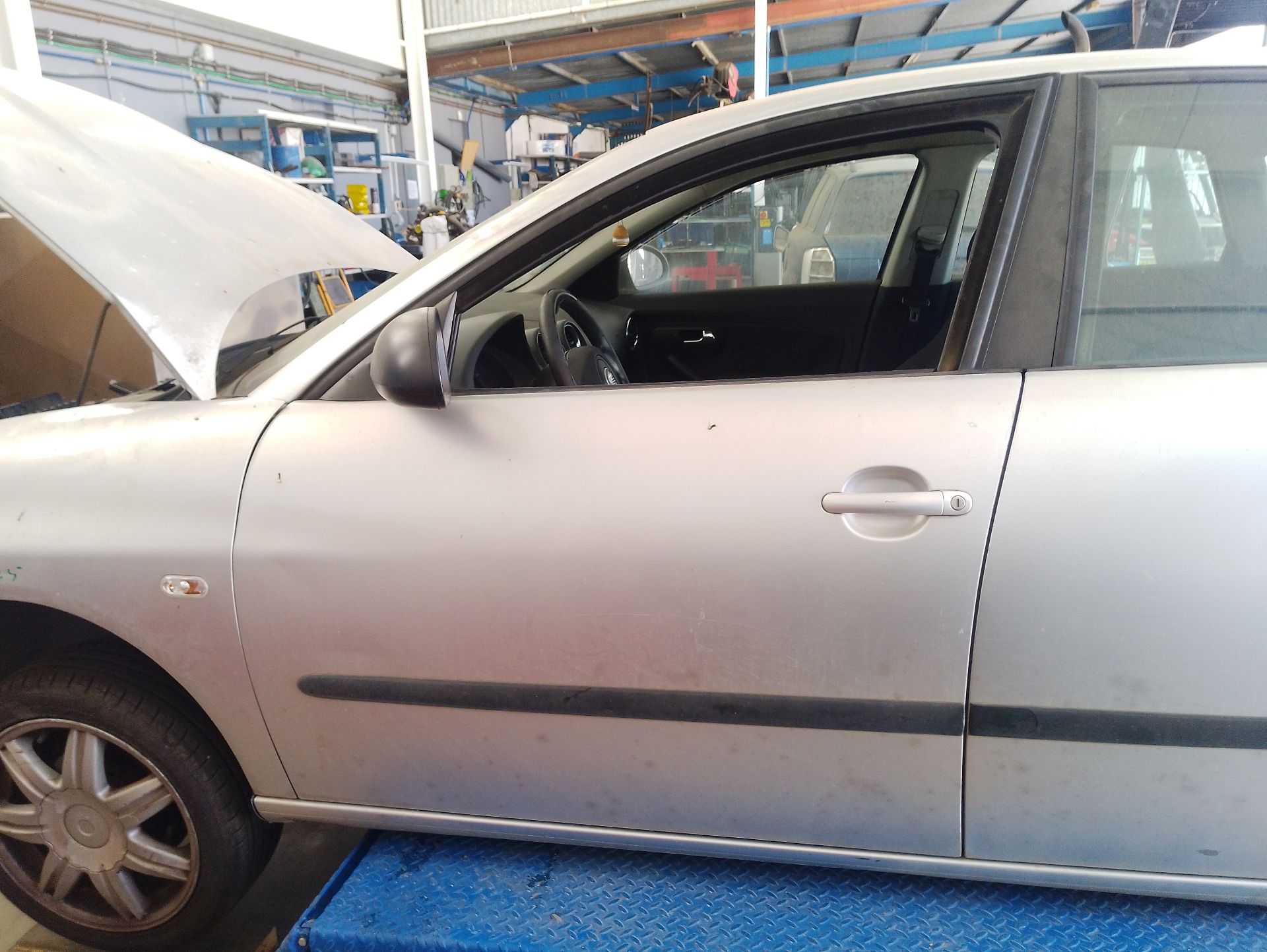 Recambio de puerta delantera izquierda para seat ibiza iii (6l1) 1.9 tdi referencia OEM IAM 6L4831055S  