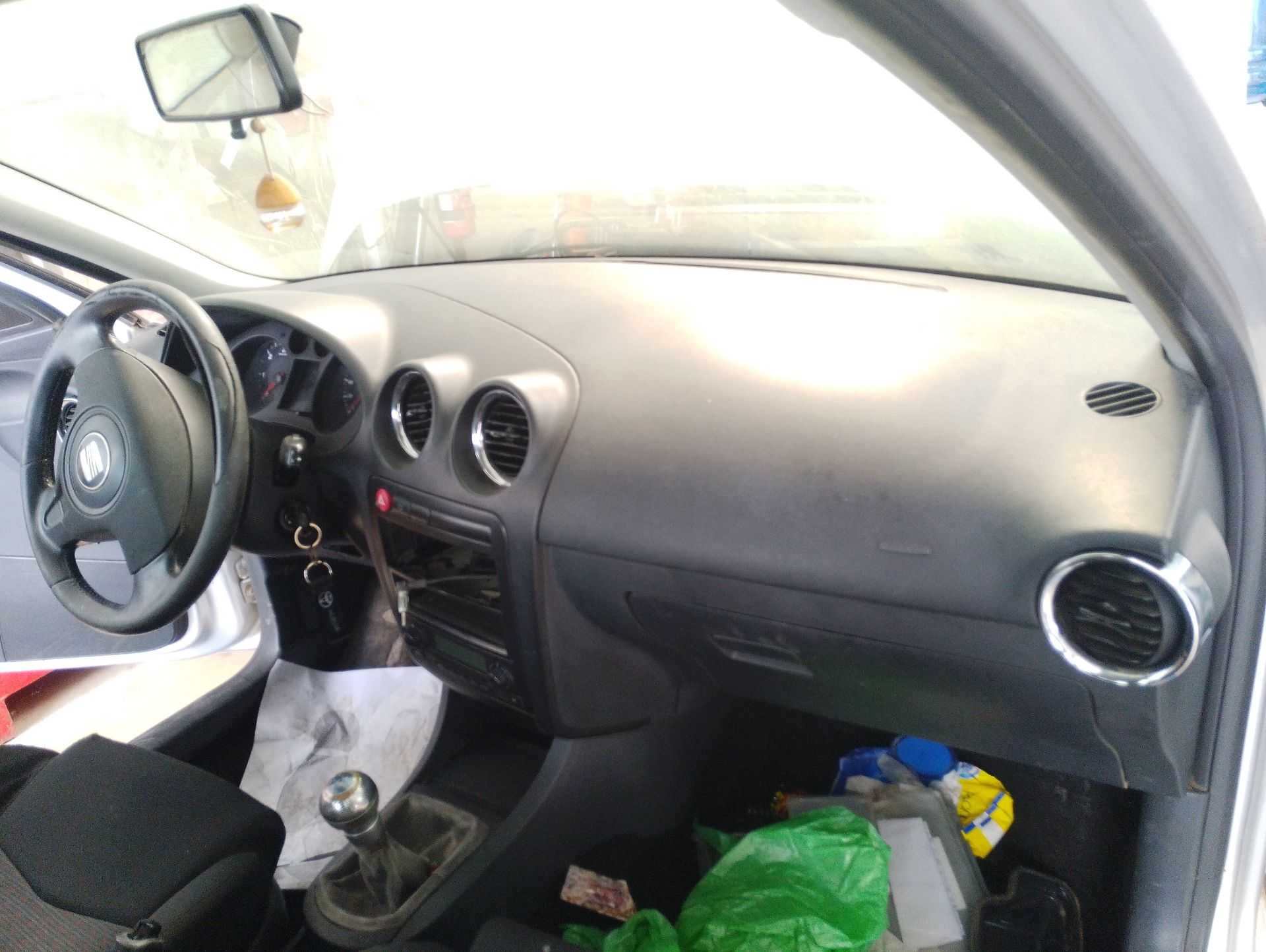 Recambio de salpicadero para seat ibiza iii (6l1) 1.9 tdi referencia OEM IAM 6L1857003J4W4  