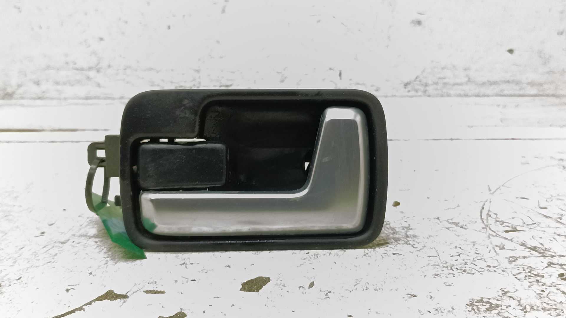 Recambio de maneta interior delantera izquierda para land rover discovery v6 td edition 60 yrs referencia OEM IAM FVC500126XXX  
