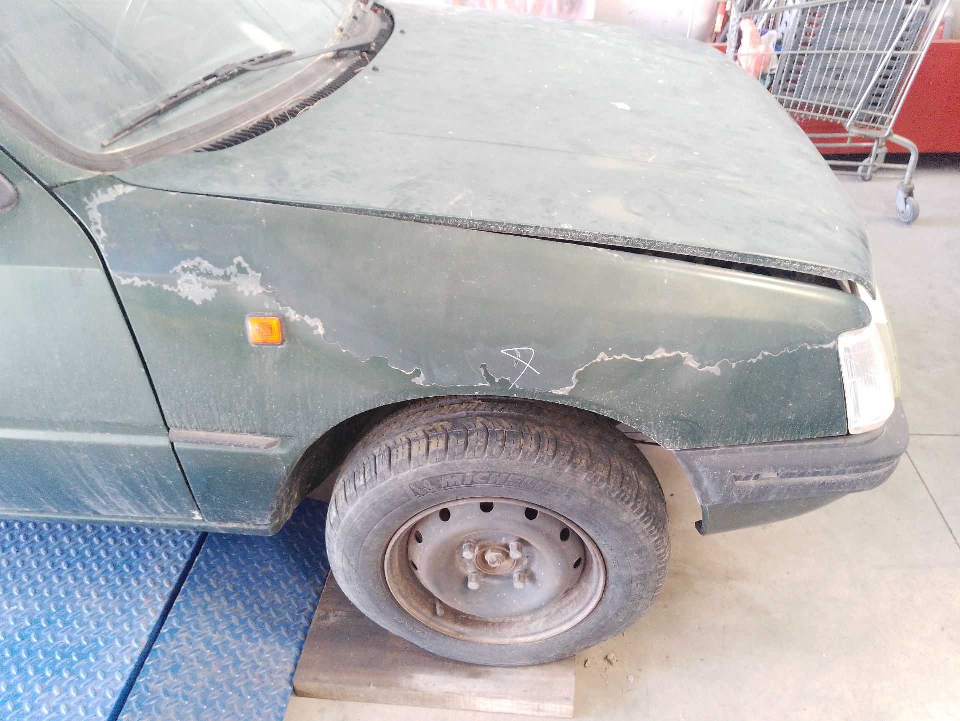 Recambio de aleta delantera derecha para peugeot 205 ii (20a/c) 1.4 referencia OEM IAM 784172  