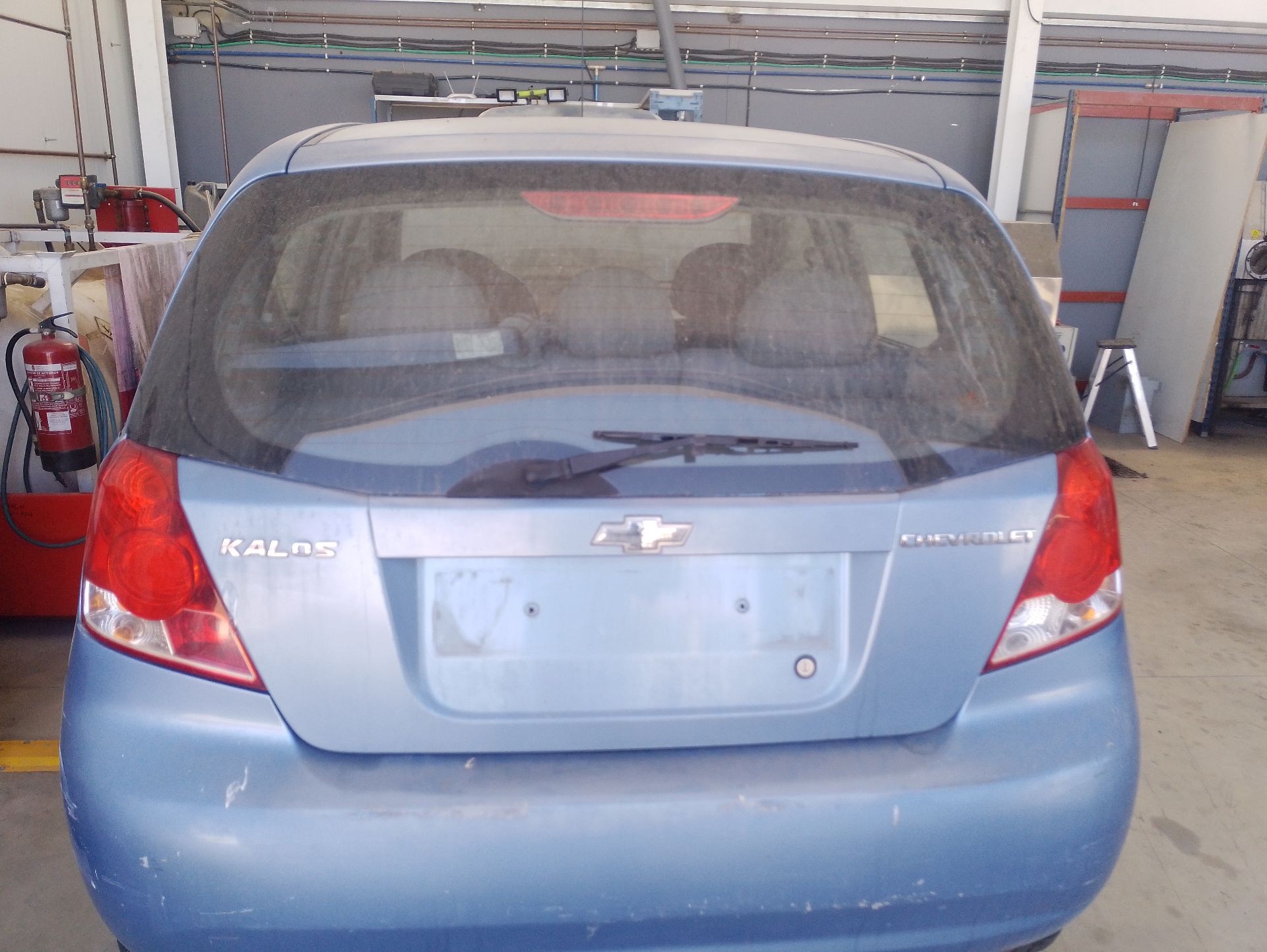 Recambio de porton trasero para chevrolet aveo / kalos hatchback (t200) 1.2 referencia OEM IAM   