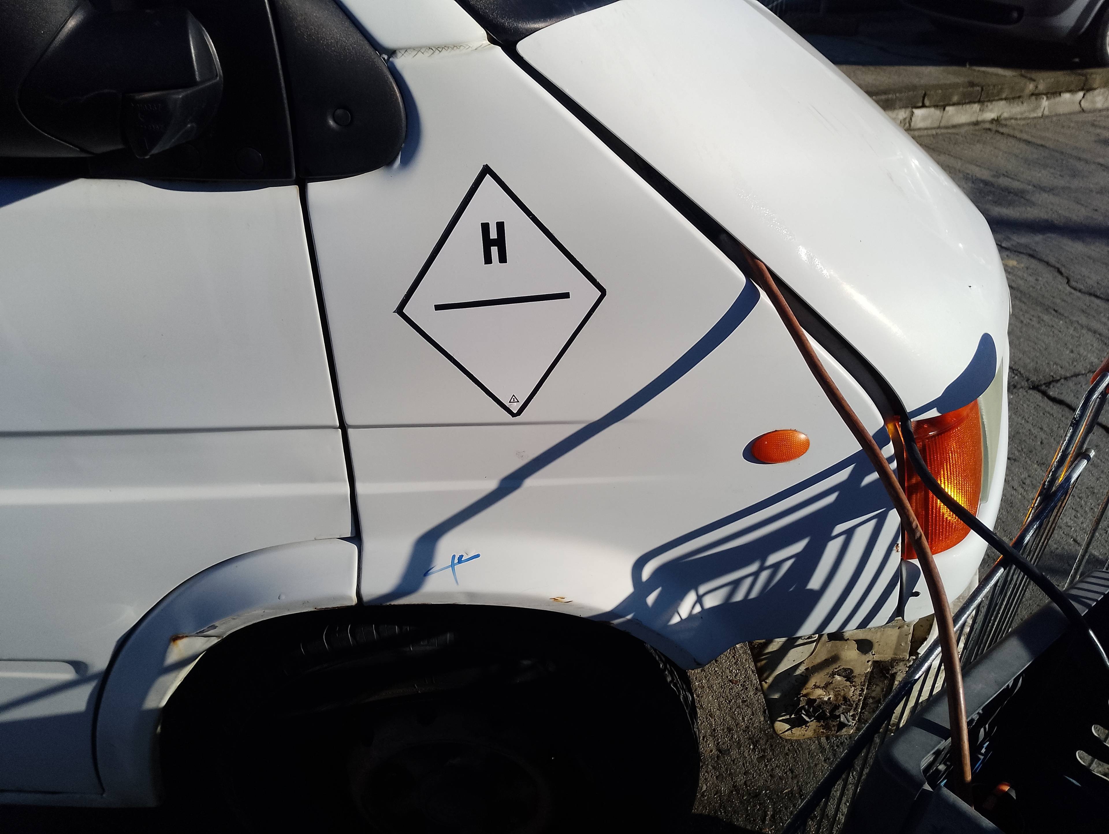 Recambio de aleta delantera derecha para ford transit ft 100 largo referencia OEM IAM   