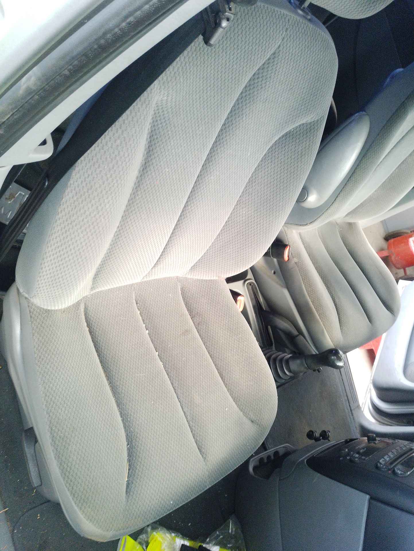 Recambio de asiento delantero derecho para chrysler voyager iv (rg, rs) 2.4 referencia OEM IAM   