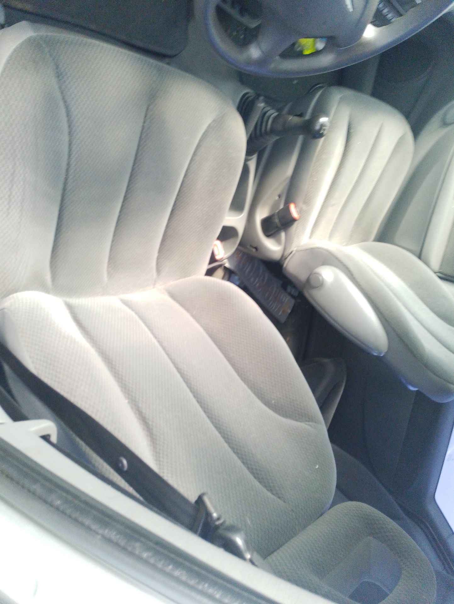 Recambio de asiento delantero izquierdo para chrysler voyager iv (rg, rs) 2.4 referencia OEM IAM   