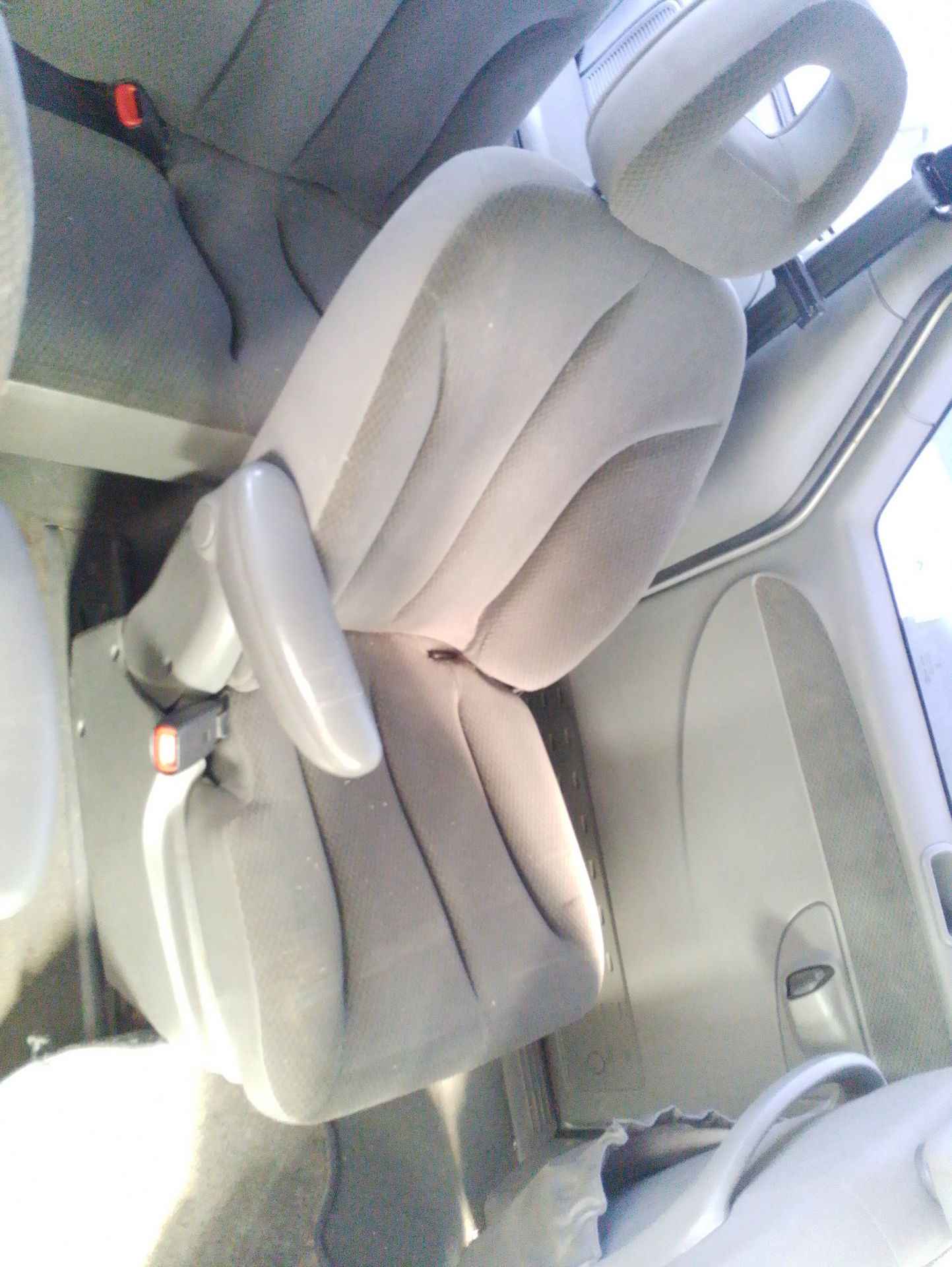 Recambio de asientos trasero izquierdo para chrysler voyager iv (rg, rs) 2.4 referencia OEM IAM   