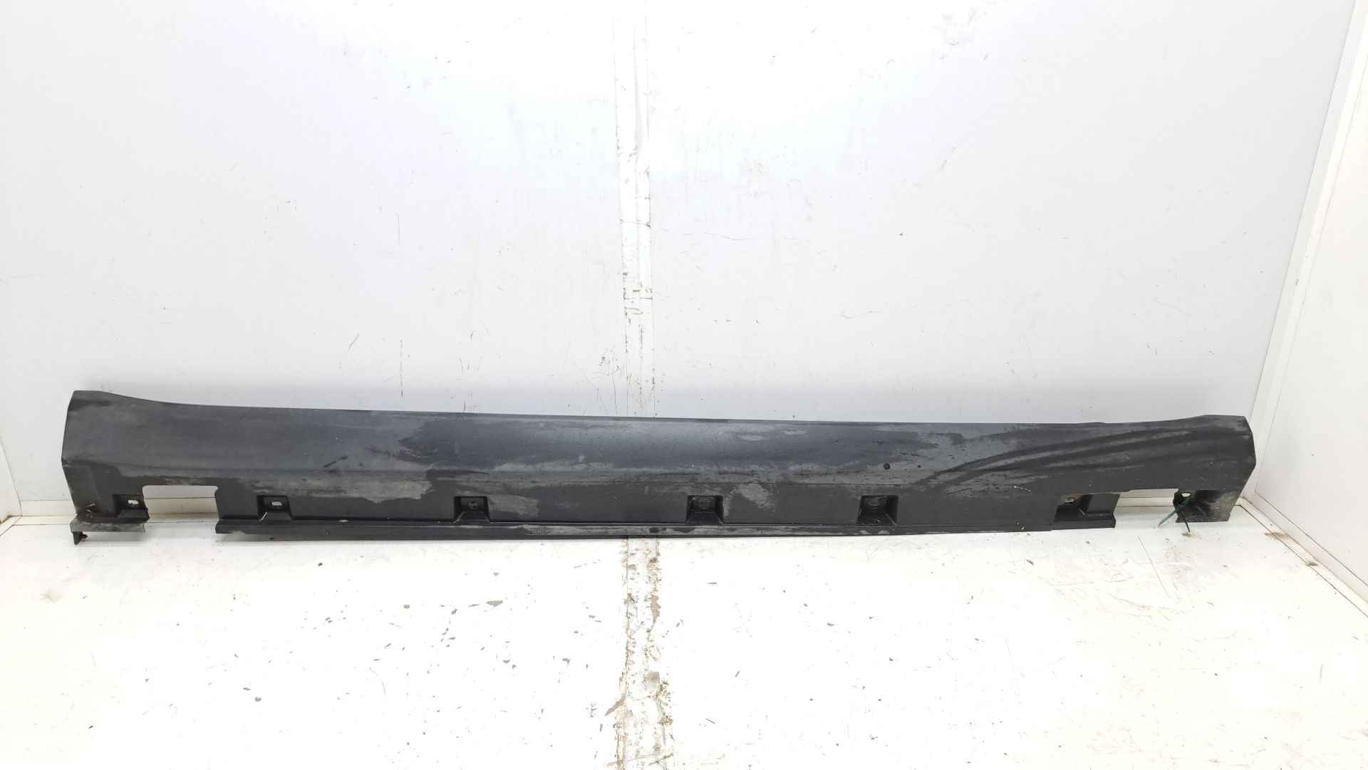 Recambio de faldon lateral para mercedes-benz clase gl (x164) 350 bluetec (164.824) referencia OEM IAM a1646900840  