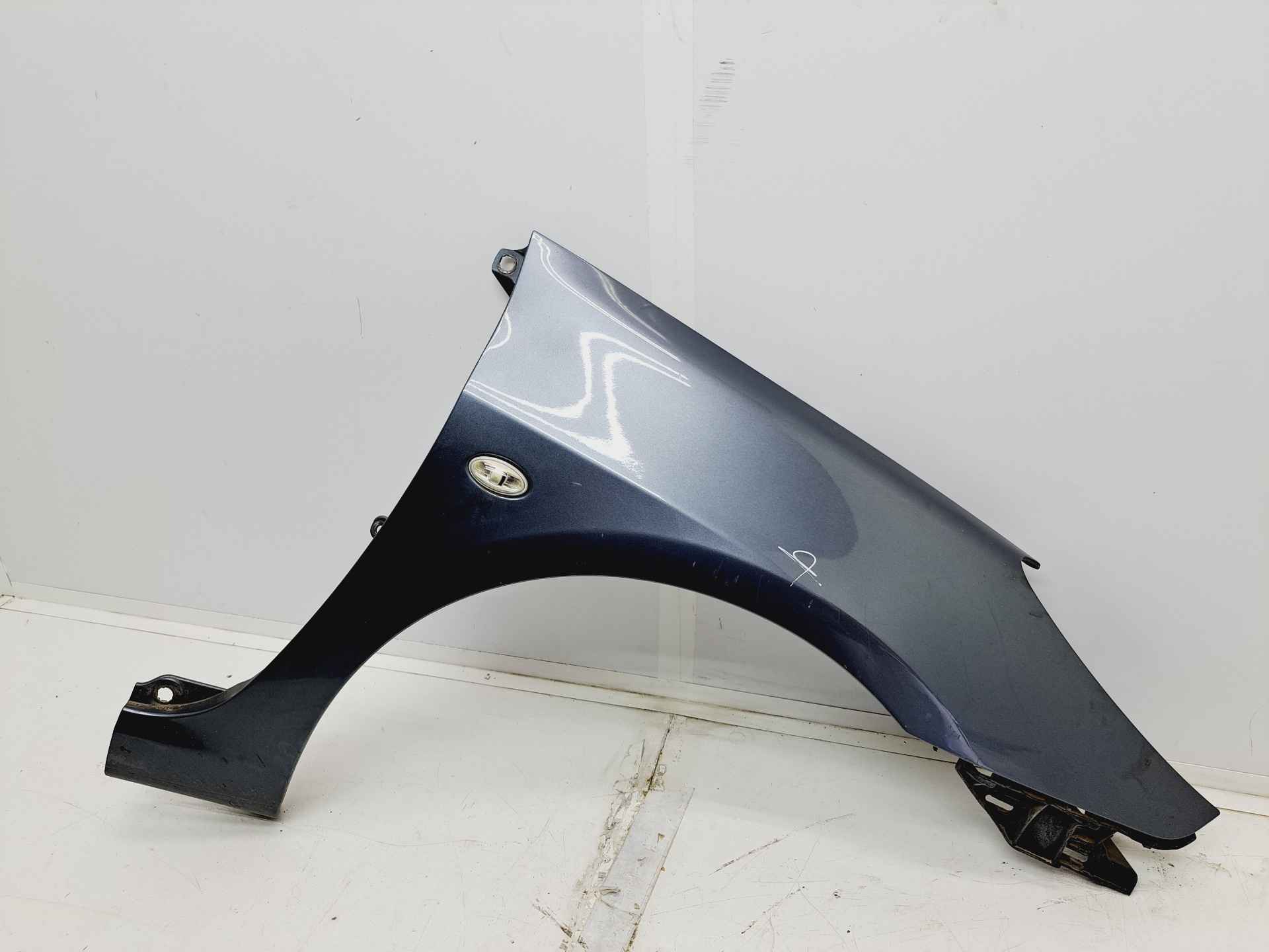 Recambio de aleta delantera derecha para peugeot 307 berlina (s2) xsi referencia OEM IAM   