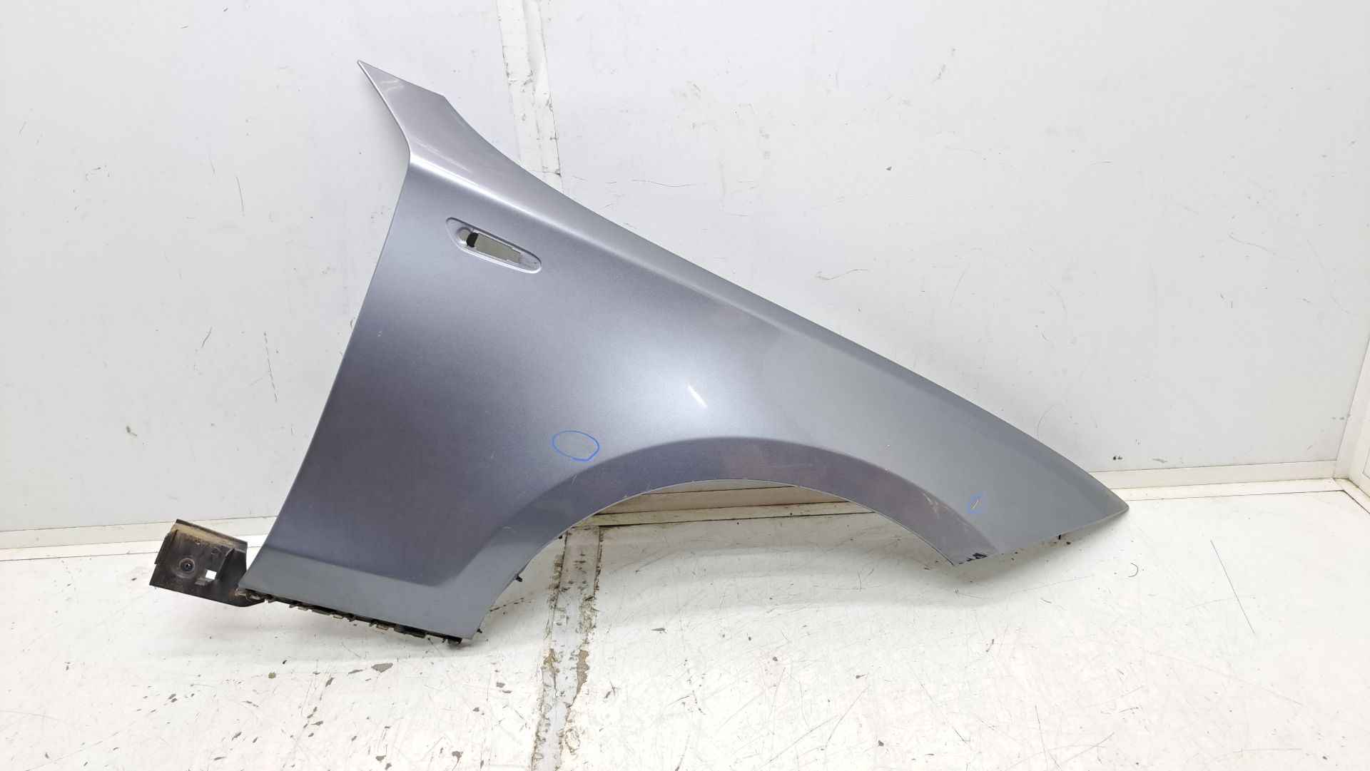 Recambio de aleta delantera derecha para bmw serie 1 berlina (e81/e87) 118d referencia OEM IAM   