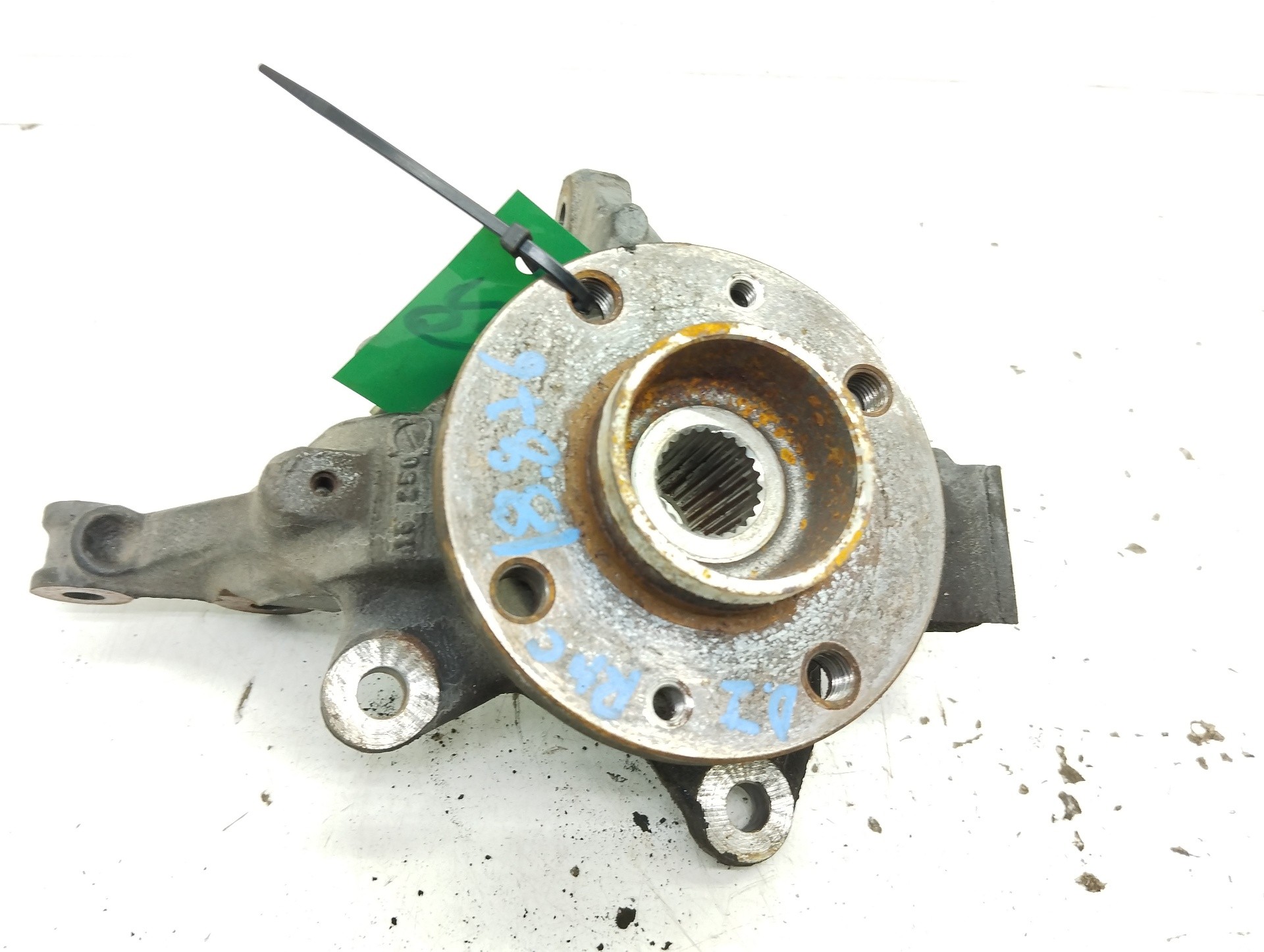 Recambio de mangueta delantera izquierda para renault clio iv zen referencia OEM IAM  400156124R 
