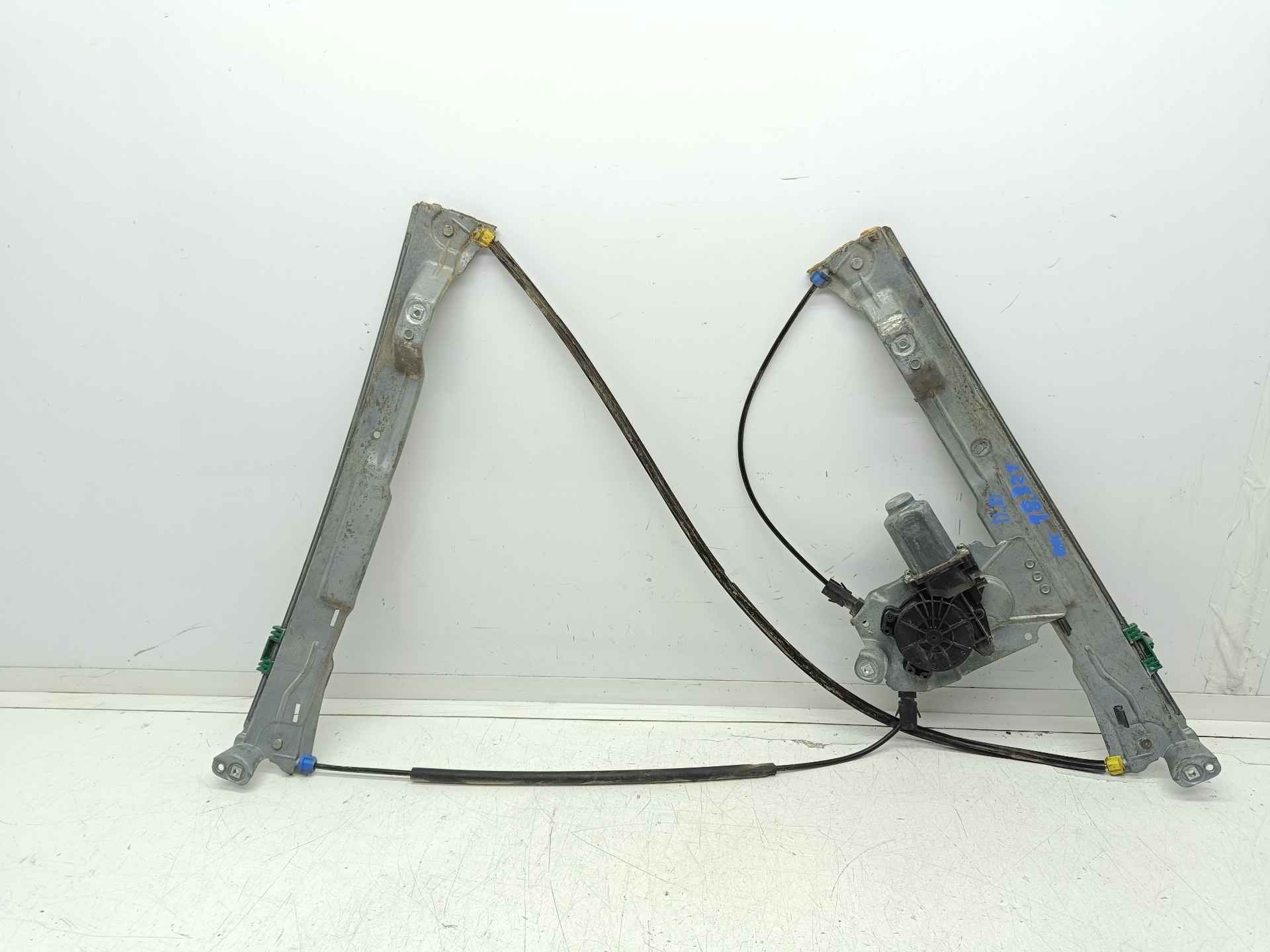Recambio de elevalunas delantero derecho para renault clio iii exception referencia OEM IAM 400857E ARVINMERITOR 