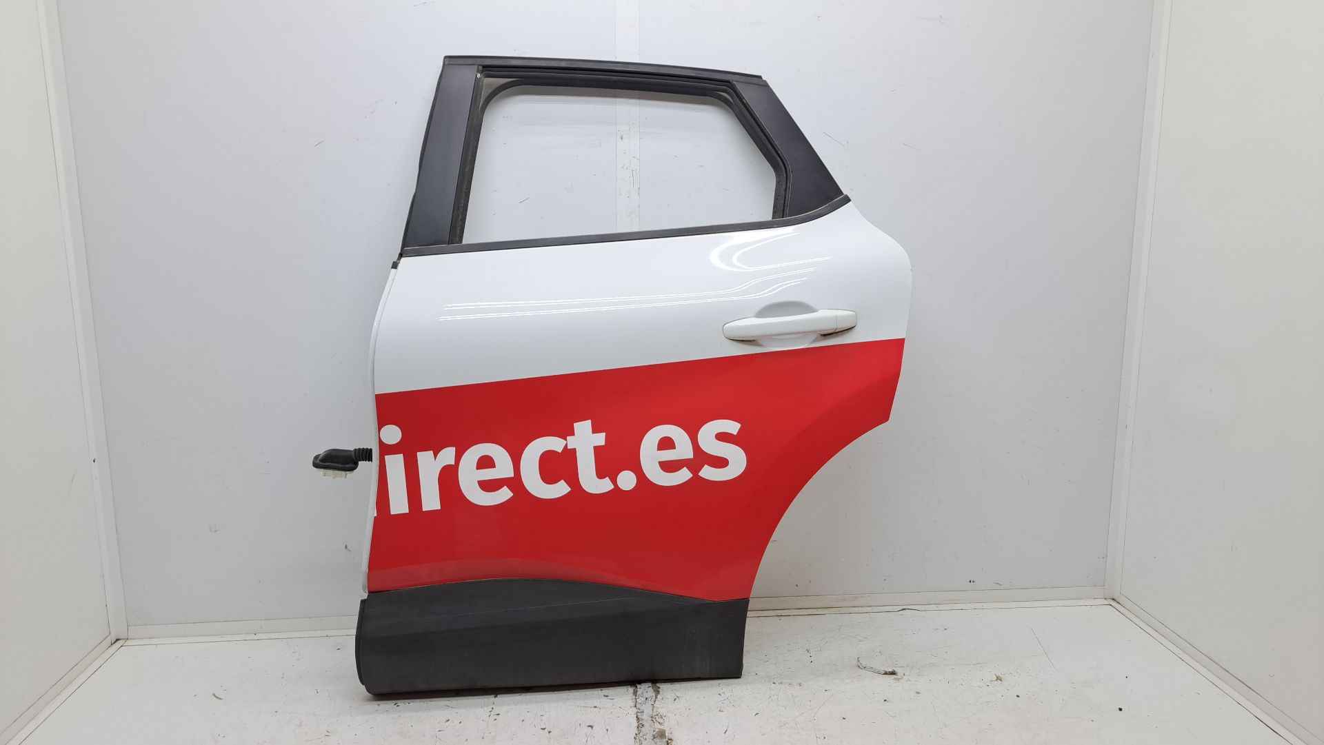 Recambio de puerta trasera izquierda para renault captur ii equilibre referencia OEM IAM   