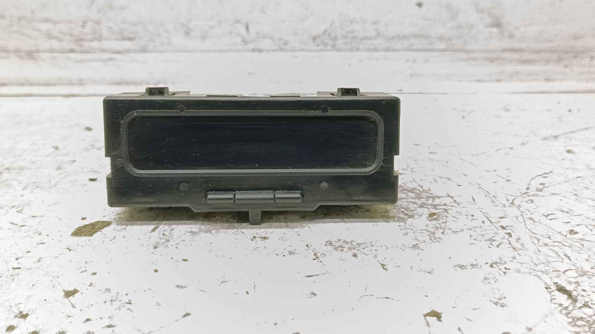 Recambio de pantalla multifuncion para renault megane ii familiar authentique confort referencia OEM IAM 8200107839  